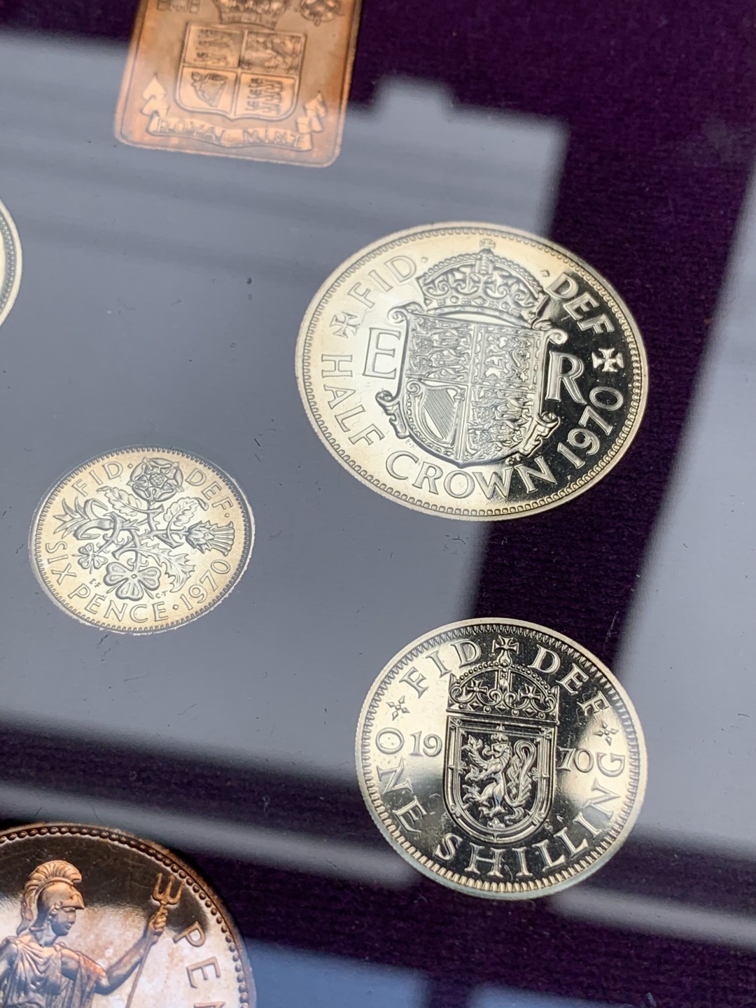 《竞宝斋》第76场-本周日，周一2场连拍（全场不限金额包邮） 英国1970年原封精制套币，女皇少女头像关门币，热门品种BU好品！