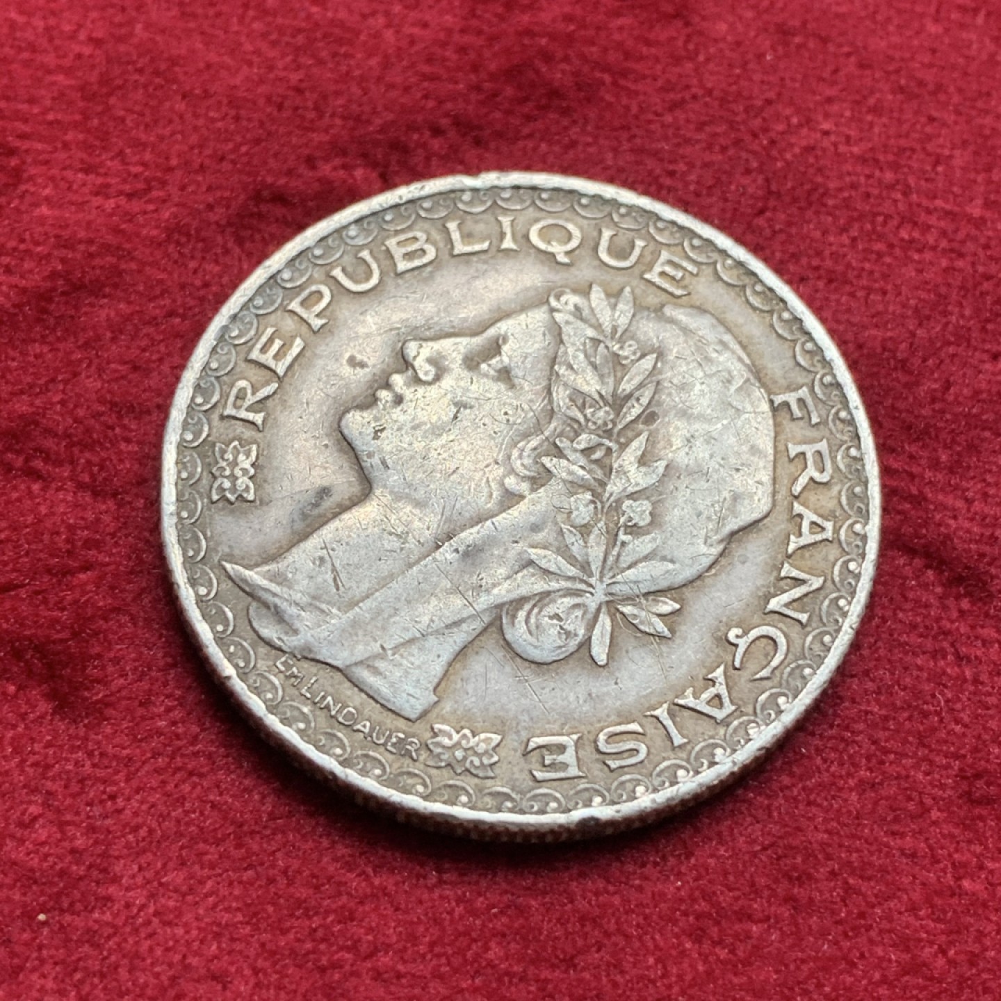 《竞宝斋》第76场-本周日，周一2场连拍（全场不限金额包邮） 法属印支 1931年 1P 银币 又称最后的坐洋 原味包浆