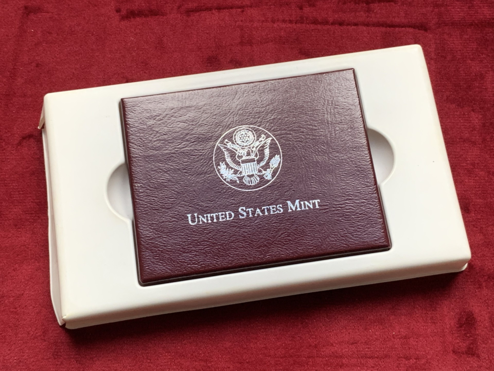 《竞宝斋》第76场-本周日，周一2场连拍（全场不限金额包邮） PROOF原包装证书美国1996年亚特兰大奥运会女足1/2美元纪念币