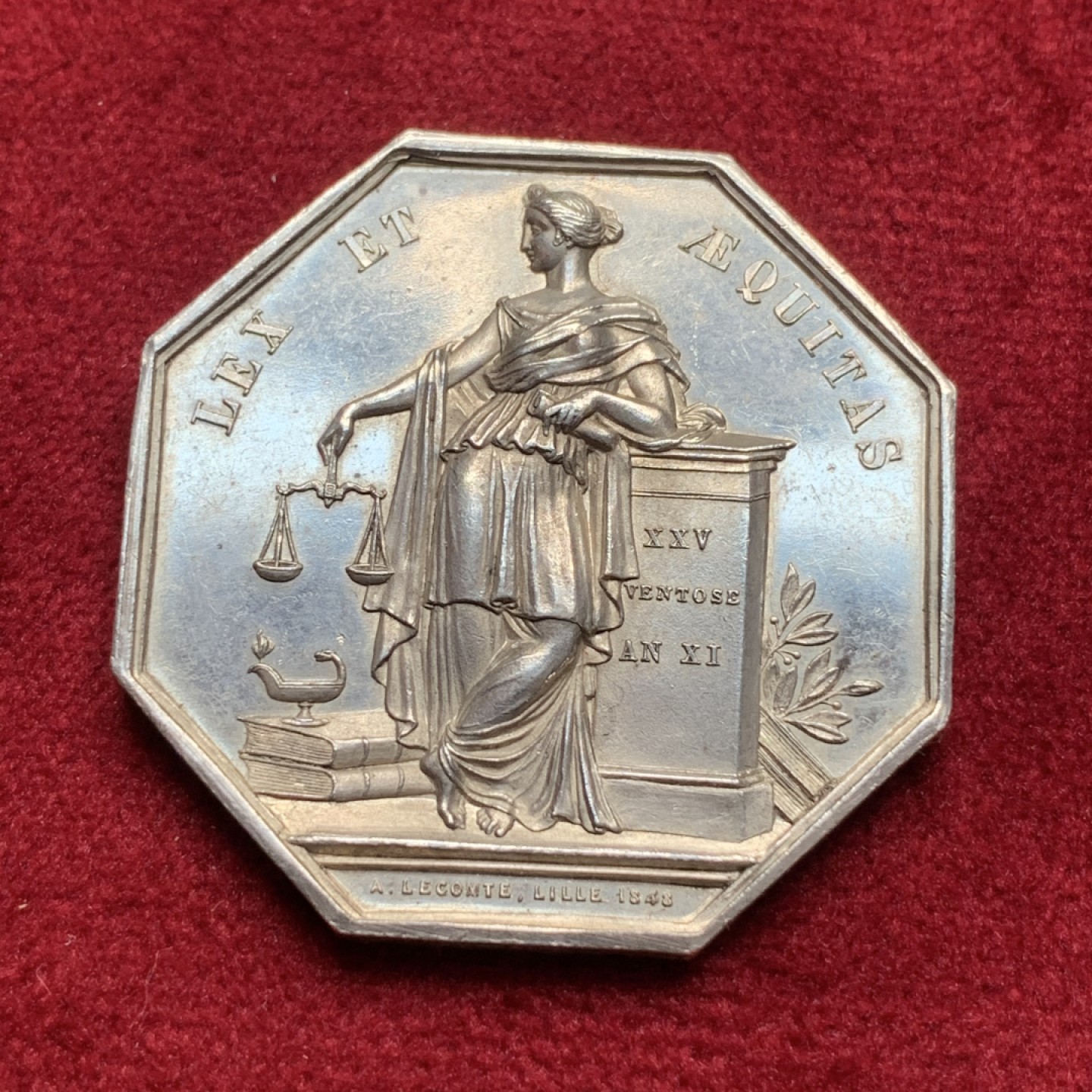 《竞宝斋》第76场-本周日，周一2场连拍（全场不限金额包邮） 法国1848年里尔省公证处公正女神八角银章，18.5克34mmAR边铭