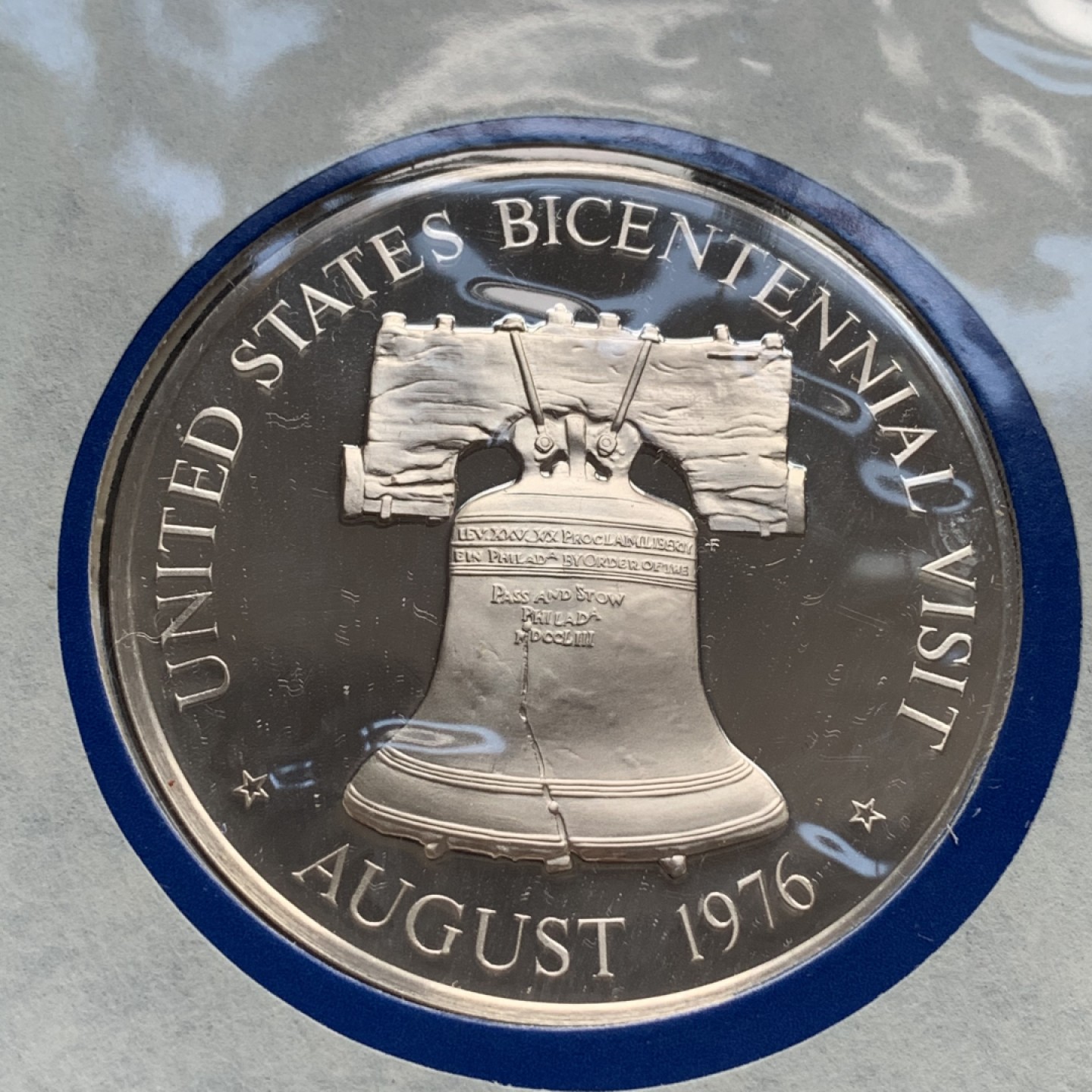 《竞宝斋》第76场-本周日，周一2场连拍（全场不限金额包邮） PROOF原包装证书芬兰1976年总统访美纪念银章  50g多