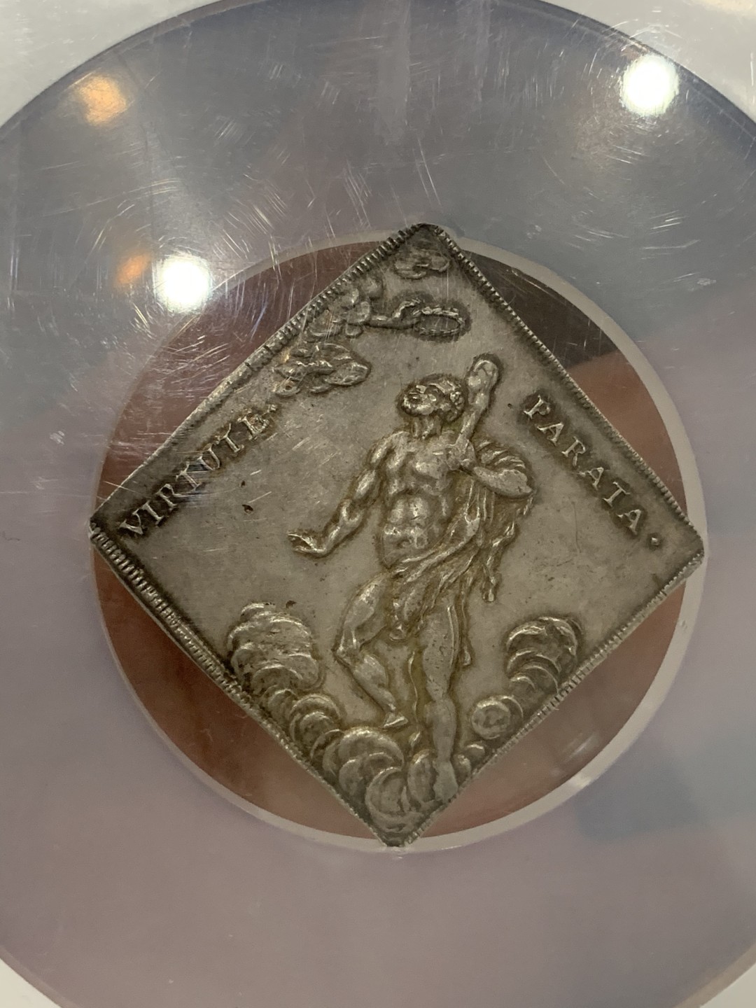 《竞宝斋》第76场-本周日，周一2场连拍（全场不限金额包邮） NGC MS62 1679年萨克森奈梅亨和平方型泰勒 纪念法荷战争结束奈梅亨条约缔结的泰勒，稀少品种，唯一冠军分