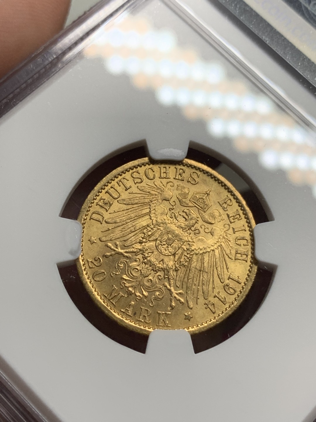 《竞宝斋》第76场-本周日，周一2场连拍（全场不限金额包邮） NGC-MS61 德国普鲁士 1914年 威廉二世军装版 20马克金币 很漂亮的转光