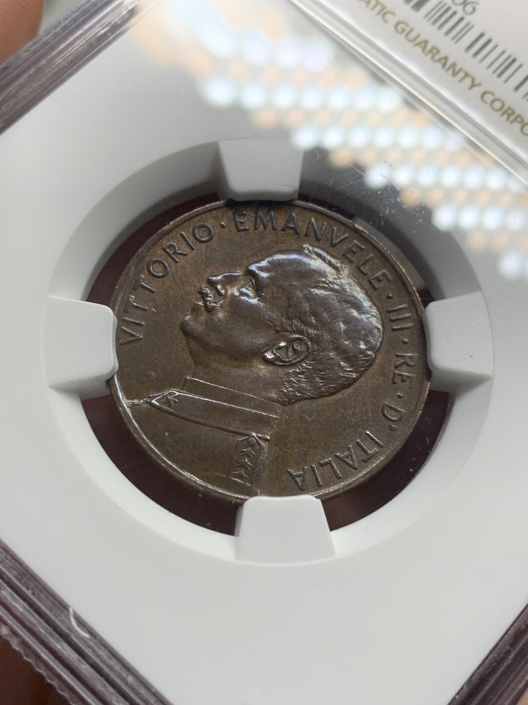 《竞宝斋》第76场-本周日，周一2场连拍（全场不限金额包邮） NGC-MS62BN  意大利1918年拿花5C大铜币，拿花真的漂亮，艺术性无以伦比