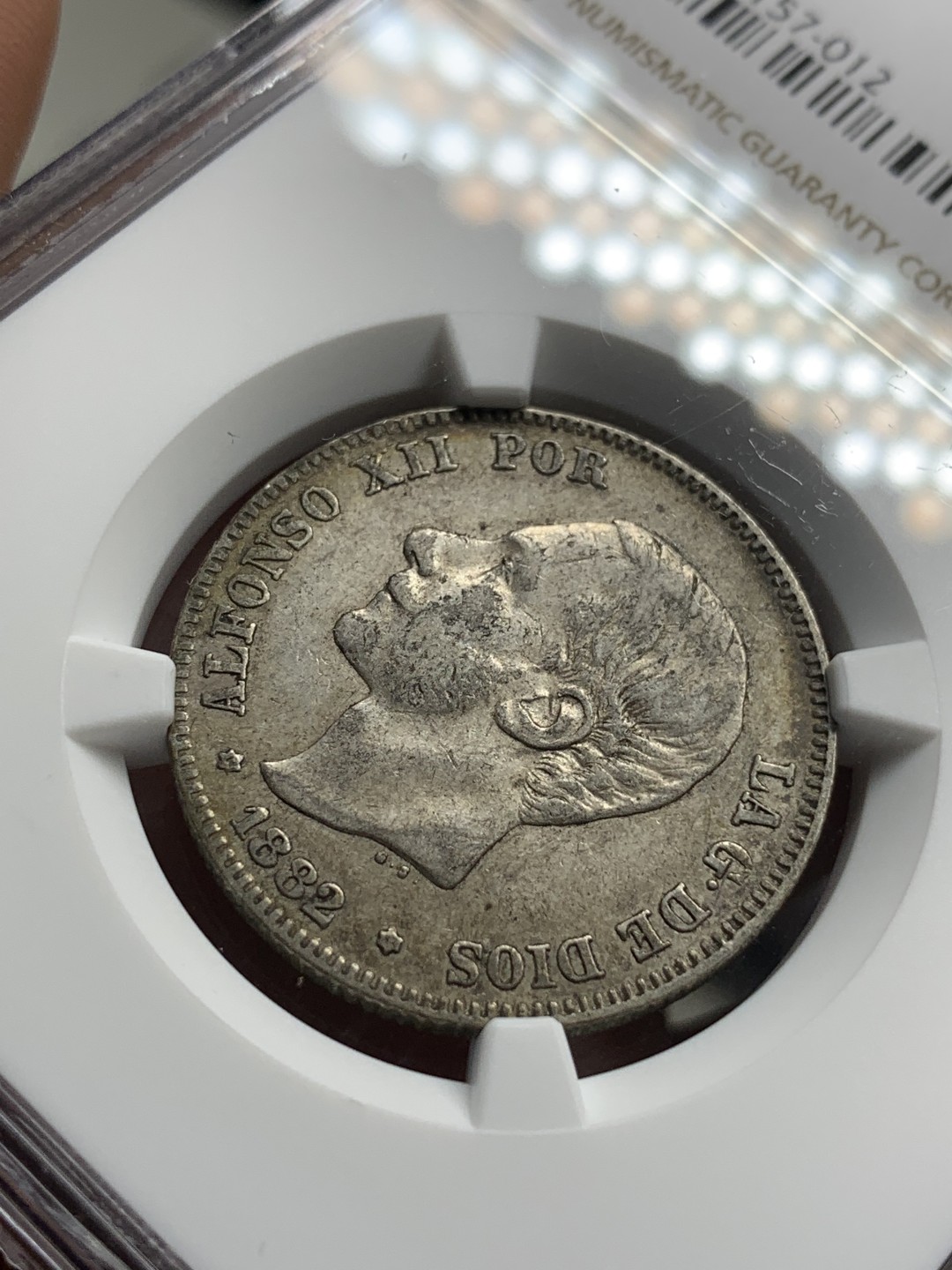 《竞宝斋》第76场-本周日，周一2场连拍（全场不限金额包邮） NGC-XF45 西班牙1882年 阿方索十二世 2比塞塔小双柱银币 老包浆细节也不错 出分不易