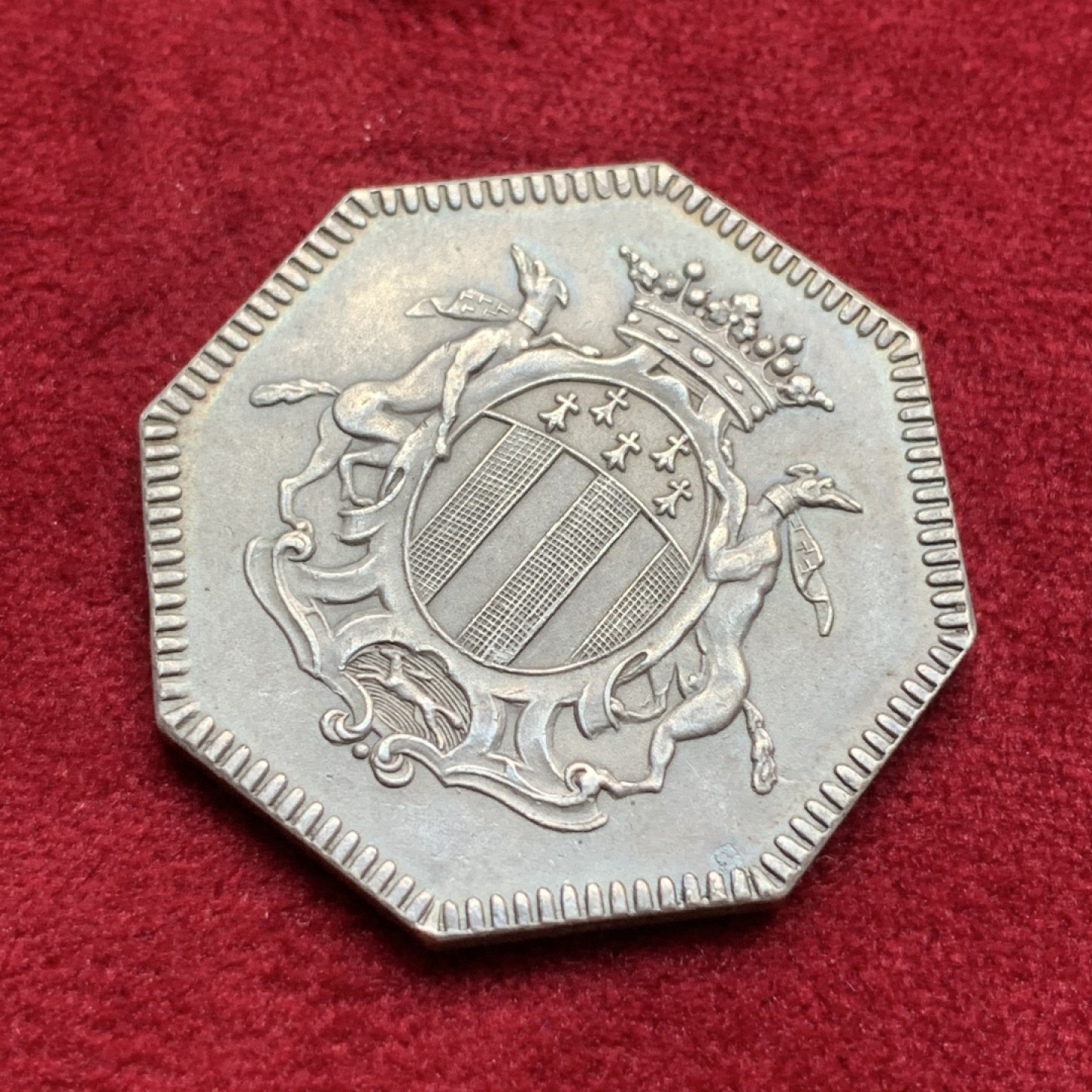 《竞宝斋》第76场-本周日，周一2场连拍（全场不限金额包邮） 法国雷恩城市徽章八角银章，15.2克32mm丰饶角1AR边铭