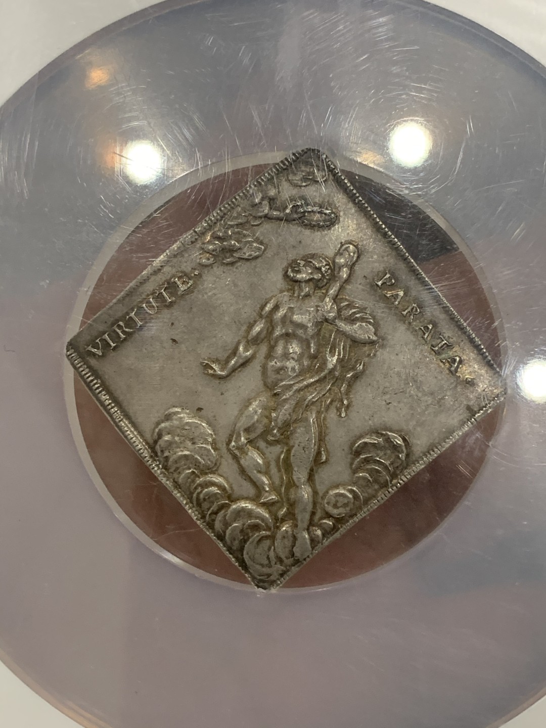 《竞宝斋》第76场-本周日，周一2场连拍（全场不限金额包邮） NGC MS62 1679年萨克森奈梅亨和平方型泰勒 纪念法荷战争结束奈梅亨条约缔结的泰勒，稀少品种，唯一冠军分