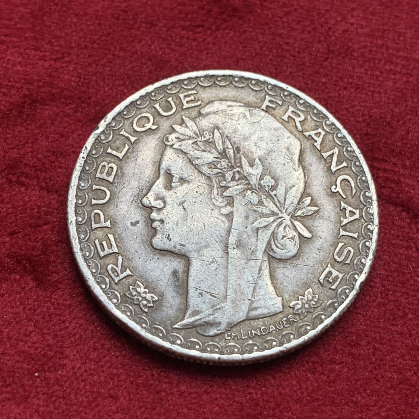 《竞宝斋》第76场-本周日，周一2场连拍（全场不限金额包邮） 法属印支 1931年 1P 银币 又称最后的坐洋 原味包浆