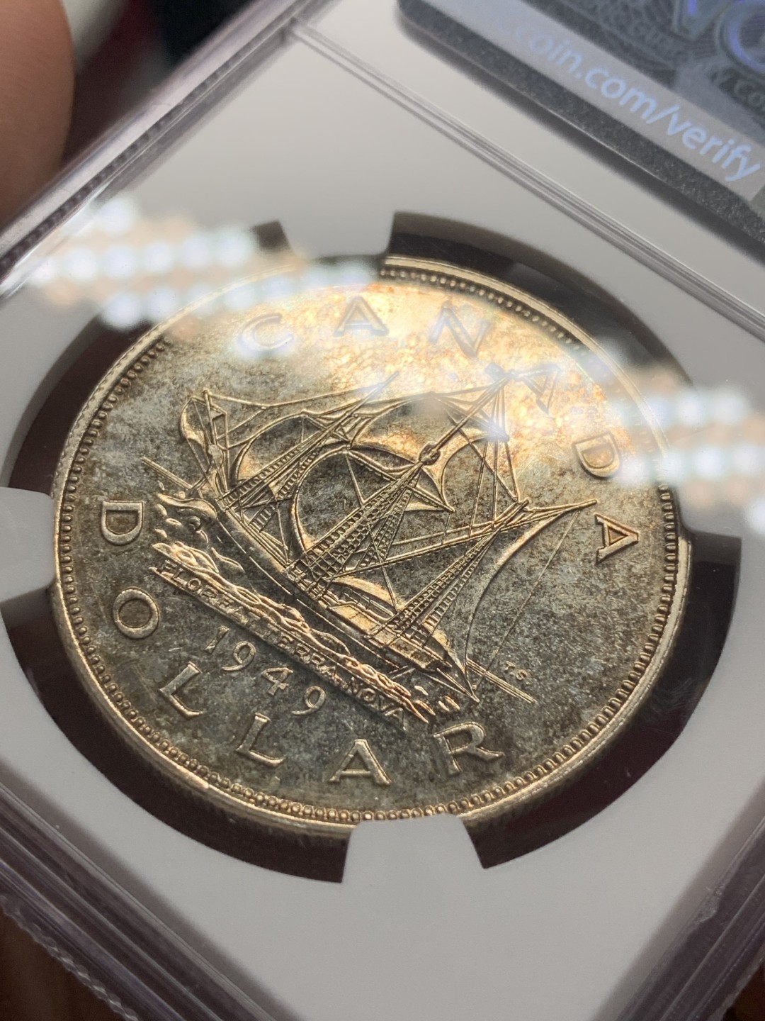 《竞宝斋》第76场-本周日，周一2场连拍（全场不限金额包邮） NGC-MS62 加拿大 1949年1元 纽芬兰加入联邦纪念银币 金黄色包浆细节清晰