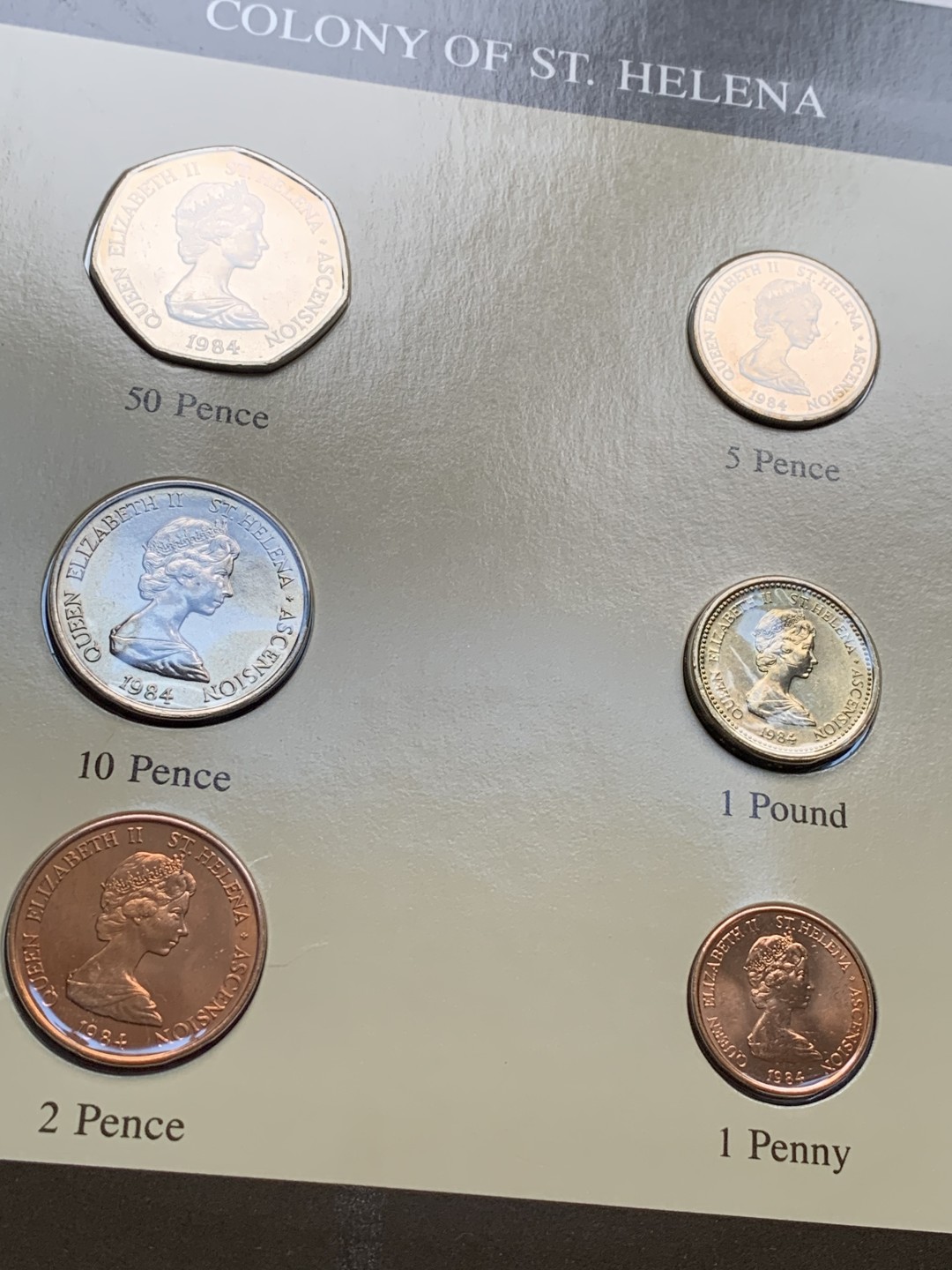 《竞宝斋》第76场-本周日，周一2场连拍（全场不限金额包邮） 2套一组 南也门1981年套币UNC共8枚+圣赫勒拿1984年清年份套币全套，富兰克林精选品种