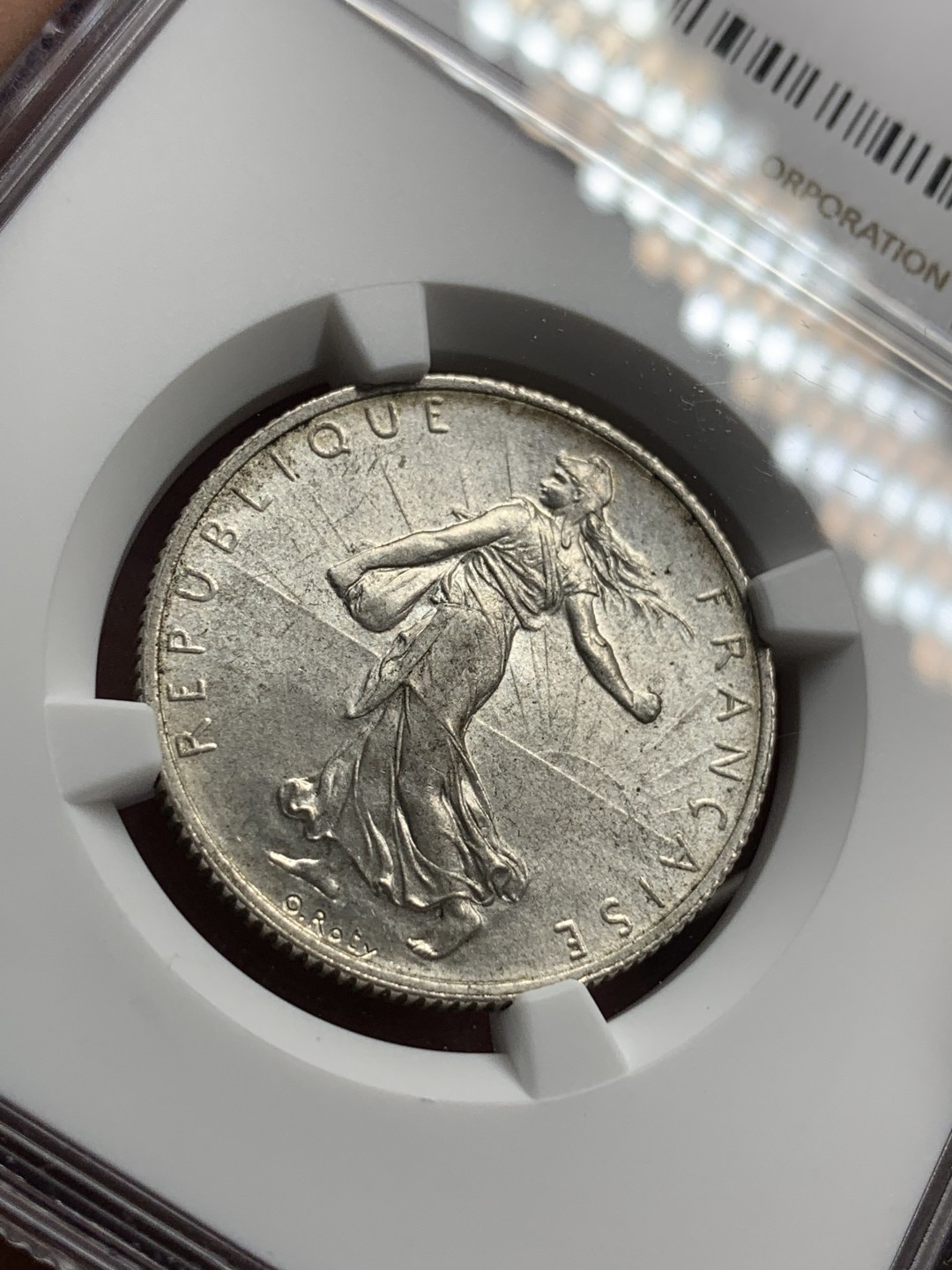 《竞宝斋》第76场-本周日，周一2场连拍（全场不限金额包邮） NGC-MS63 法国1918年 播种女神2法郎 银币 一流的好品