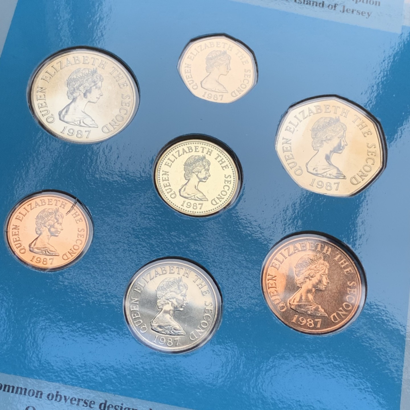 《竞宝斋》第76场-本周日，周一2场连拍（全场不限金额包邮） 泽西岛1987年清年份官方原装套币全套BU，KM#MS4