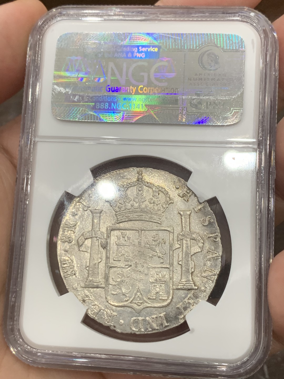 《竞宝斋》第76场-本周日，周一2场连拍（全场不限金额包邮） 亚军分 NGC MS63 秘鲁 1815年 费七 8R 双柱大银币 状态好 双面深打 名家旧藏 值得收集