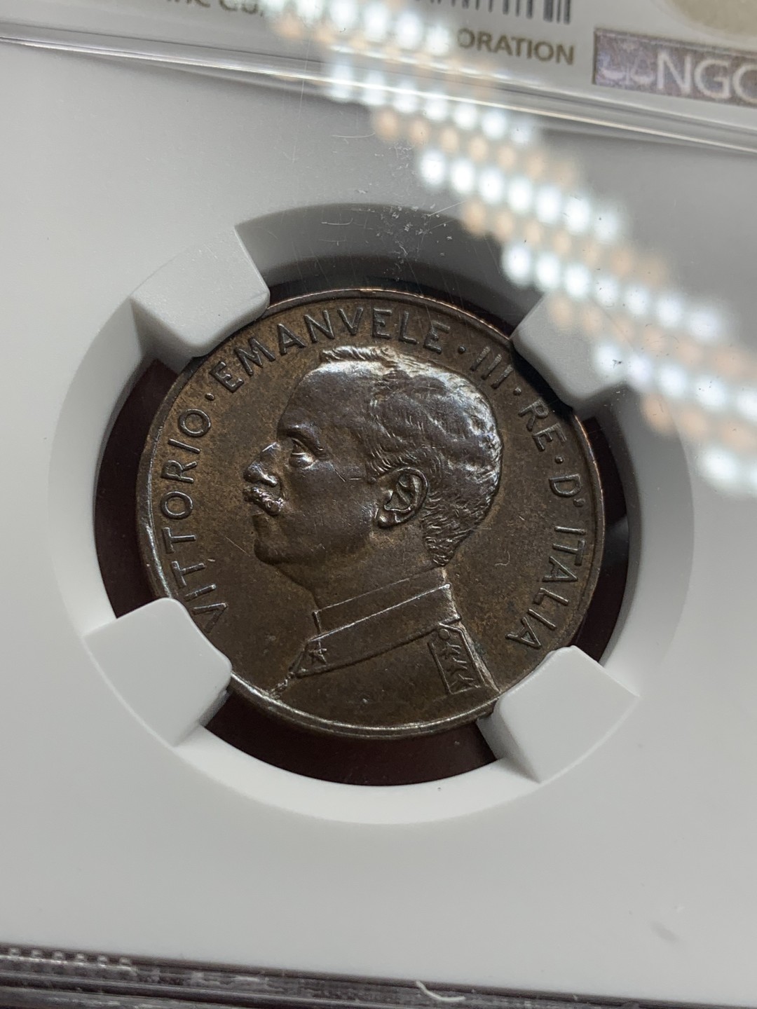 《竞宝斋》第76场-本周日，周一2场连拍（全场不限金额包邮） NGC-MS62BN  意大利1918年拿花5C大铜币，拿花真的漂亮，艺术性无以伦比