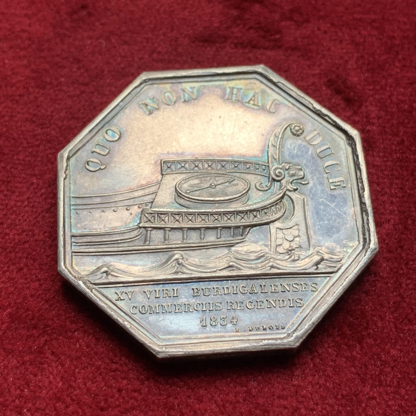 《竞宝斋》第76场-本周日，周一2场连拍（全场不限金额包邮） 法国1834年五彩拿破仑三世龙船八角银章，19.1克34mm手指AR边铭