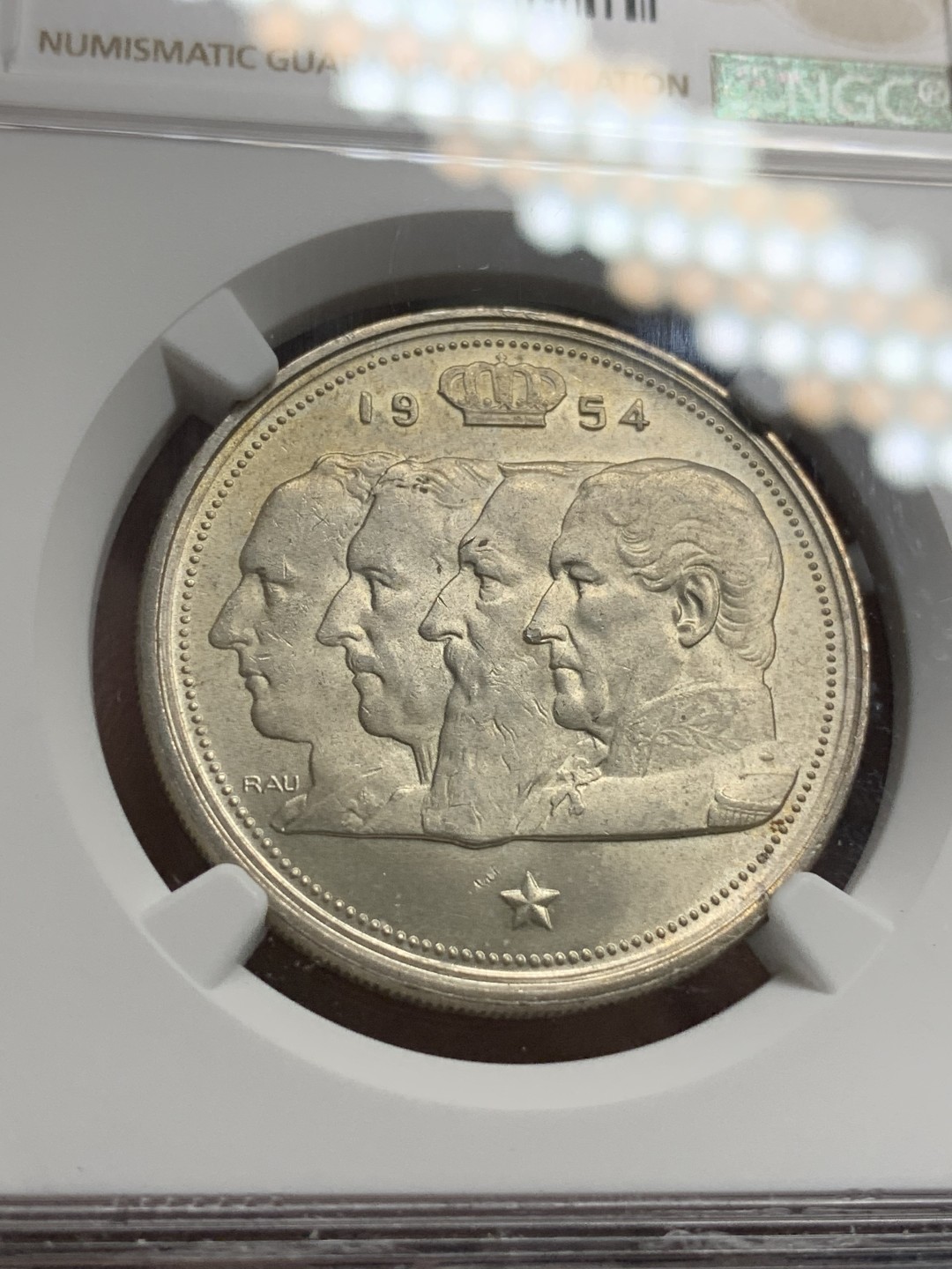 《竞宝斋》第76场-本周日，周一2场连拍（全场不限金额包邮） NGC-MS64 比利时 1954年 四皇头像 法语版 100法郎大银币 顶级好品