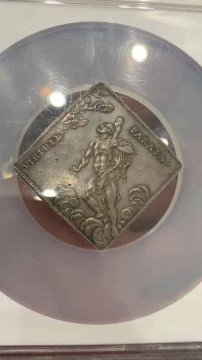 《竞宝斋》第76场-本周日，周一2场连拍（全场不限金额包邮） NGC MS62 1679年萨克森奈梅亨和平方型泰勒 纪念法荷战争结束奈梅亨条约缔结的泰勒，稀少品种，唯一冠军分