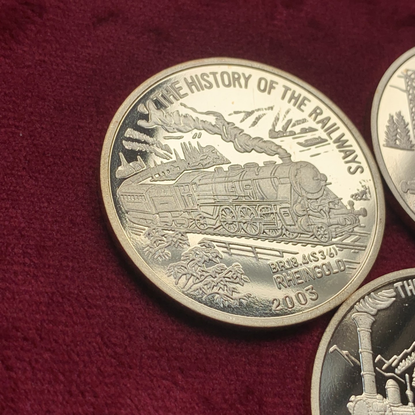 《竞宝斋》第76场-本周日，周一2场连拍（全场不限金额包邮） 2003年 朝鲜-火车 铜币 3枚全 发行量3000枚