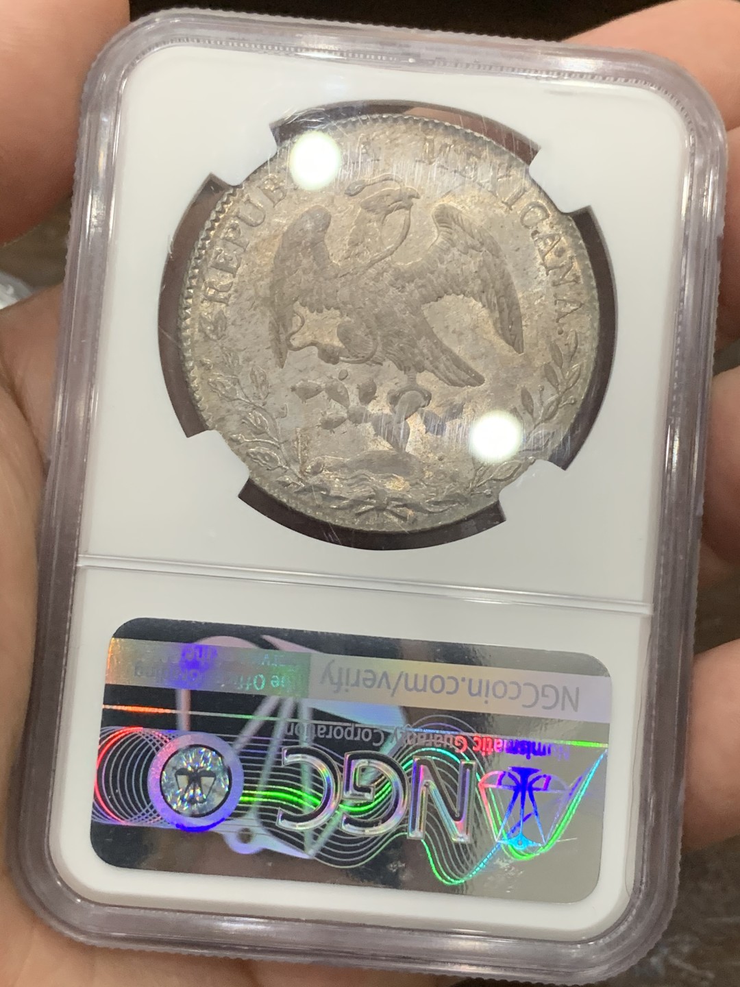 《竞宝斋》第76场-本周日，周一2场连拍（全场不限金额包邮） NGC MS63墨西哥1894年花边鹰洋8R银币 味道币一枚 底光 包浆 皆有