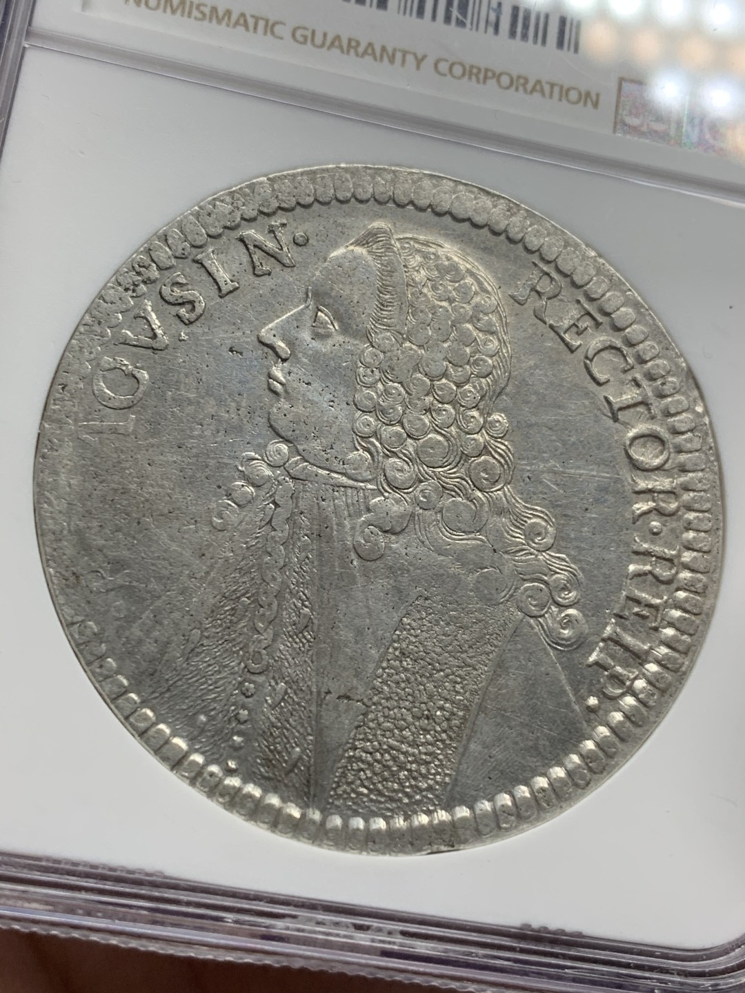 《竞宝斋》第76场-本周日，周一2场连拍（全场不限金额包邮） NGC UNC 1763年拉古萨一泰勒大银币正面细节好，背面这个品种普遍减重痕