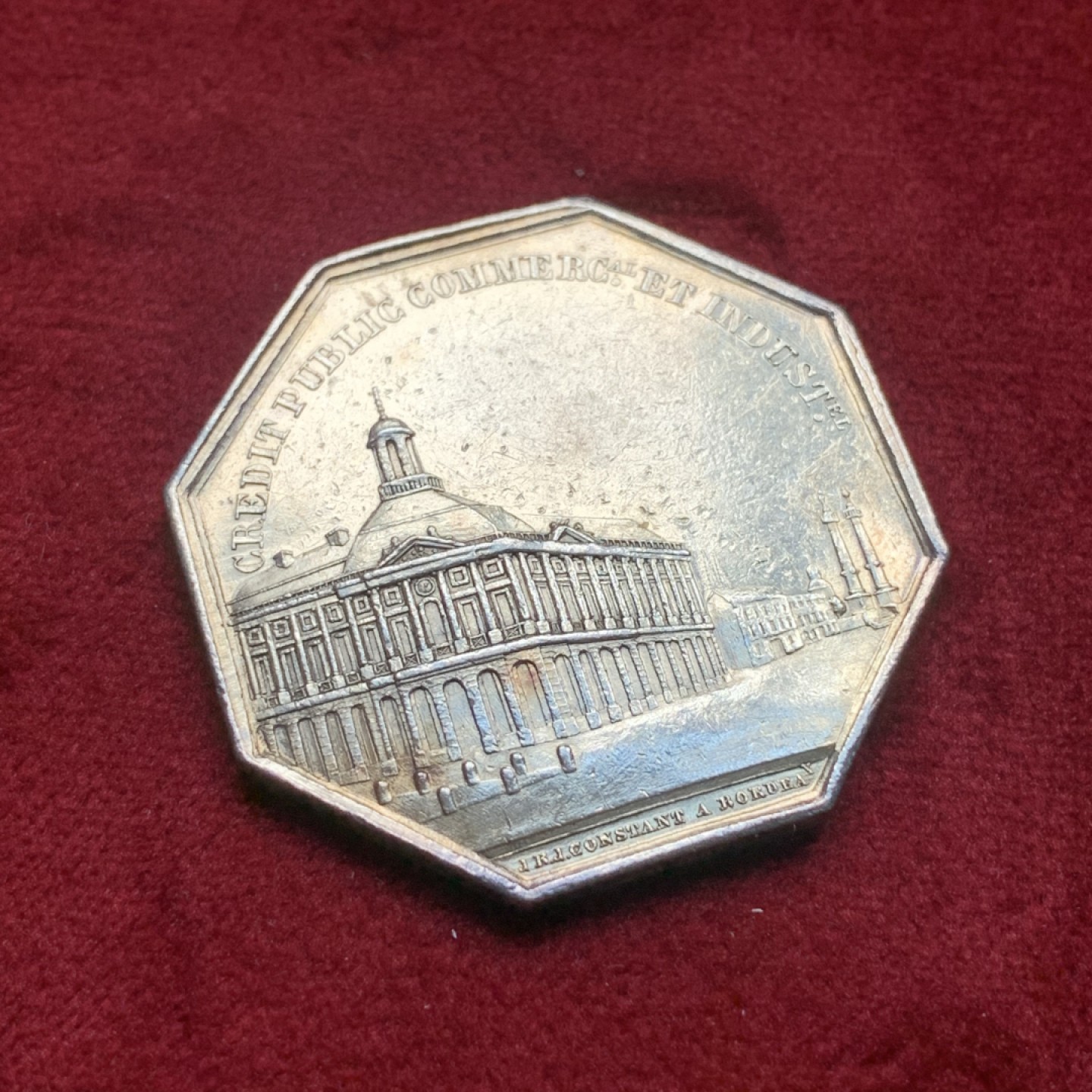 《竞宝斋》第76场-本周日，周一2场连拍（全场不限金额包邮） 法国1835年波尔多股票公司八角银章，18克35mm手指AR边铭