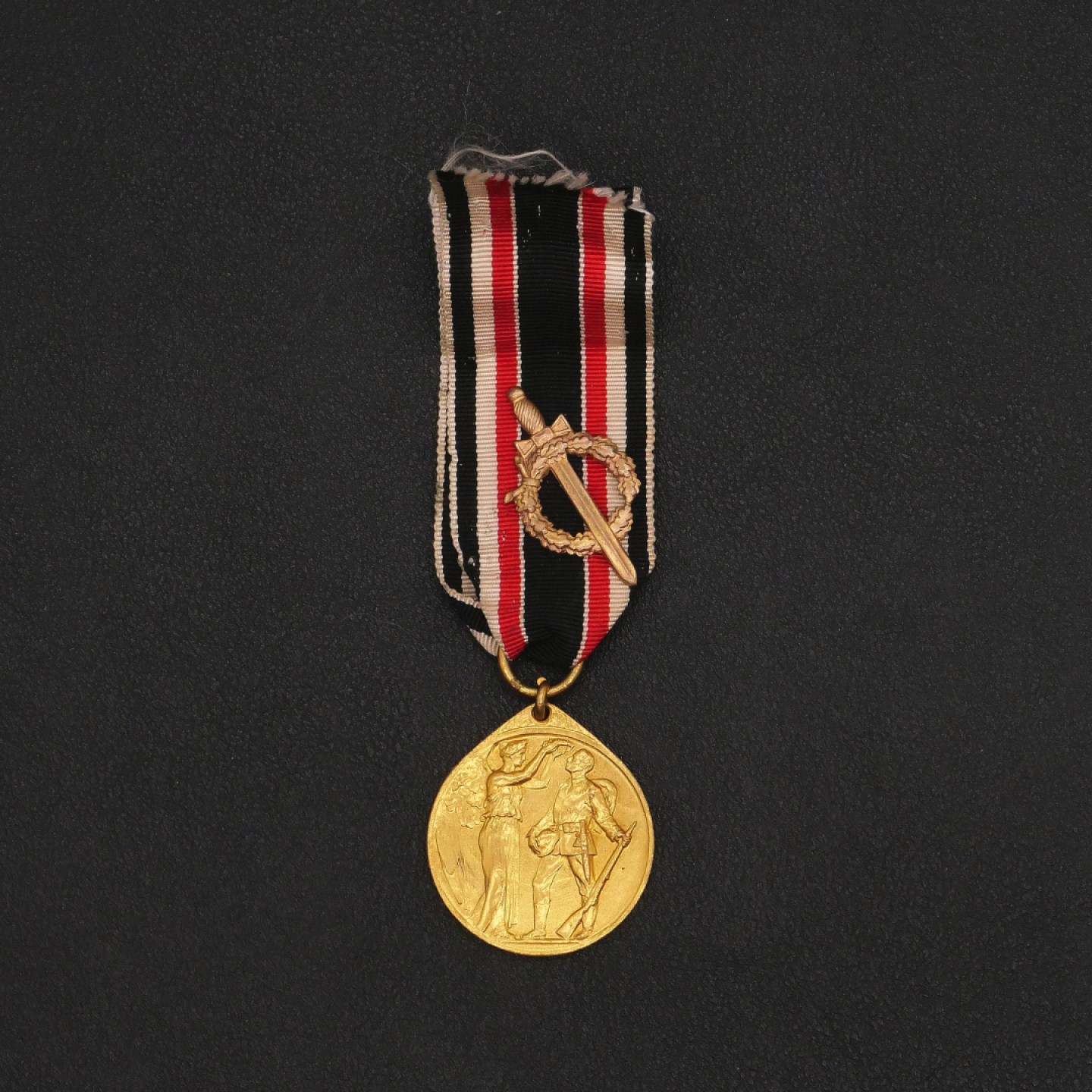 勋章奖章交易所7月23日拍卖 德国一战参战纪念章（配军版花环宝剑勋饰）