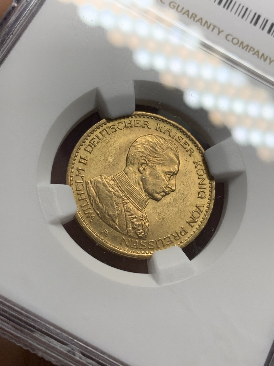 《竞宝斋》第76场-本周日，周一2场连拍（全场不限金额包邮） NGC-MS61 德国普鲁士 1914年 威廉二世军装版 20马克金币 很漂亮的转光