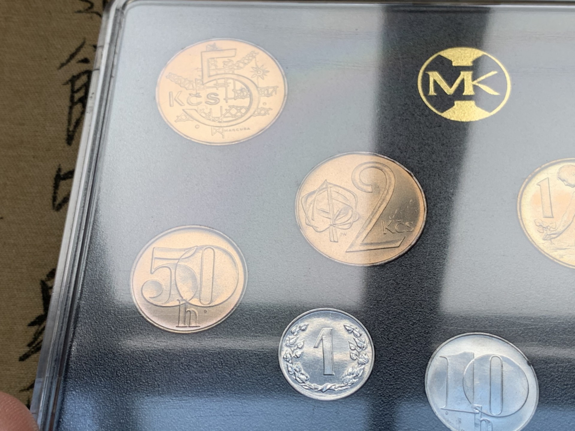 《竞宝斋》第76场-本周日，周一2场连拍（全场不限金额包邮） 捷克斯洛伐克1991年官方原封套币，1哈莱-10克朗，BU好品！