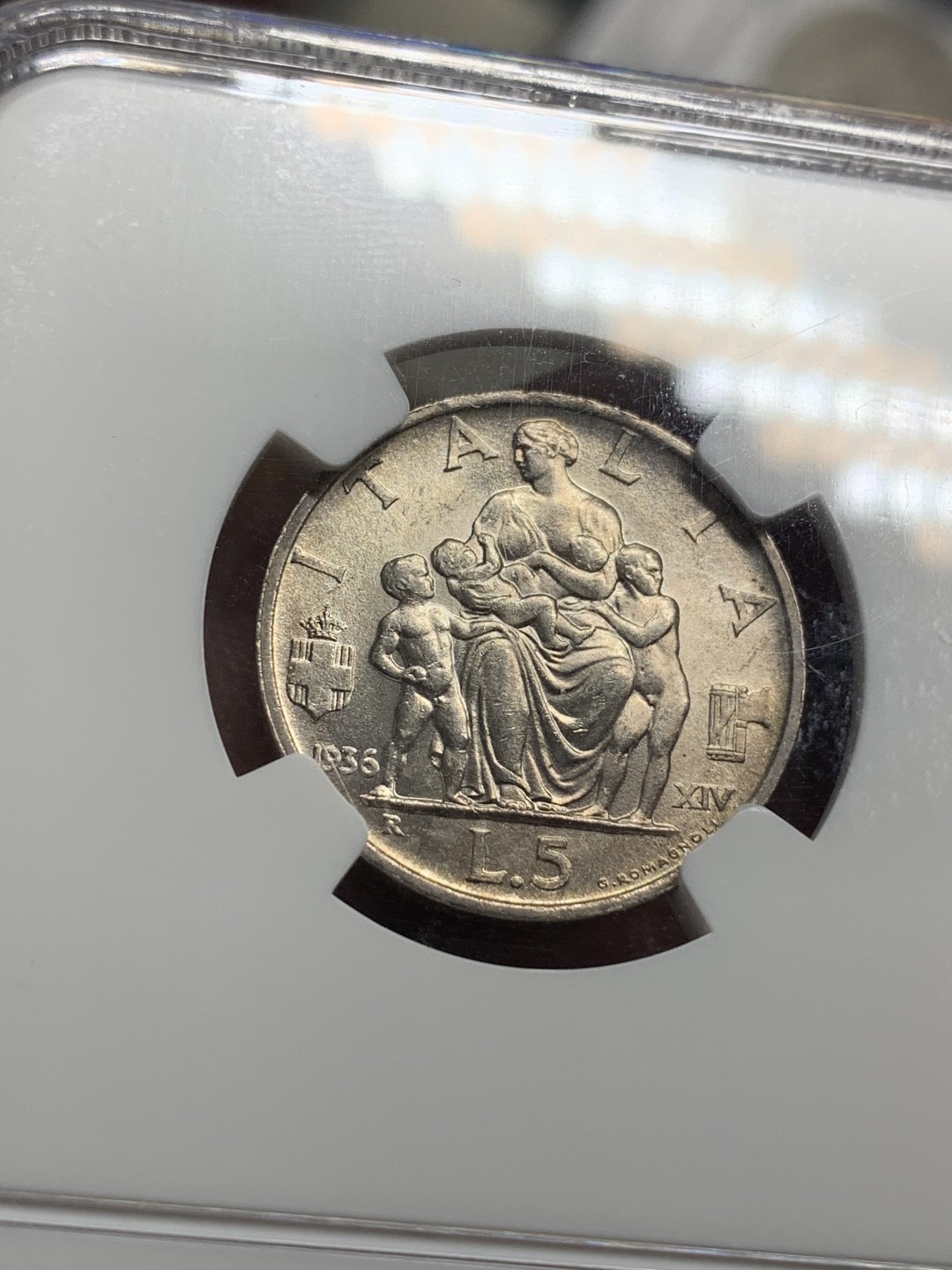 《竞宝斋》第76场-本周日，周一2场连拍（全场不限金额包邮） NGC MS64意大利王国1936年5里拉，强转光，极好的状态。