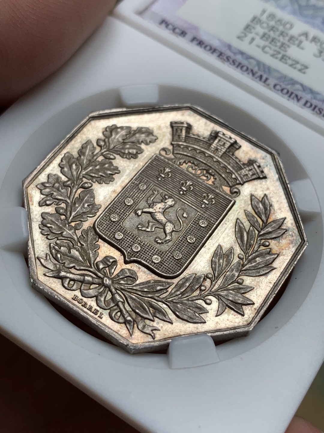 《竞宝斋》第76场-本周日，周一2场连拍（全场不限金额包邮） 法国 1860年 互助保险 协会 银质八角 代币 包浆五彩 细节好 35mm  19.08克 蜜蜂边铭