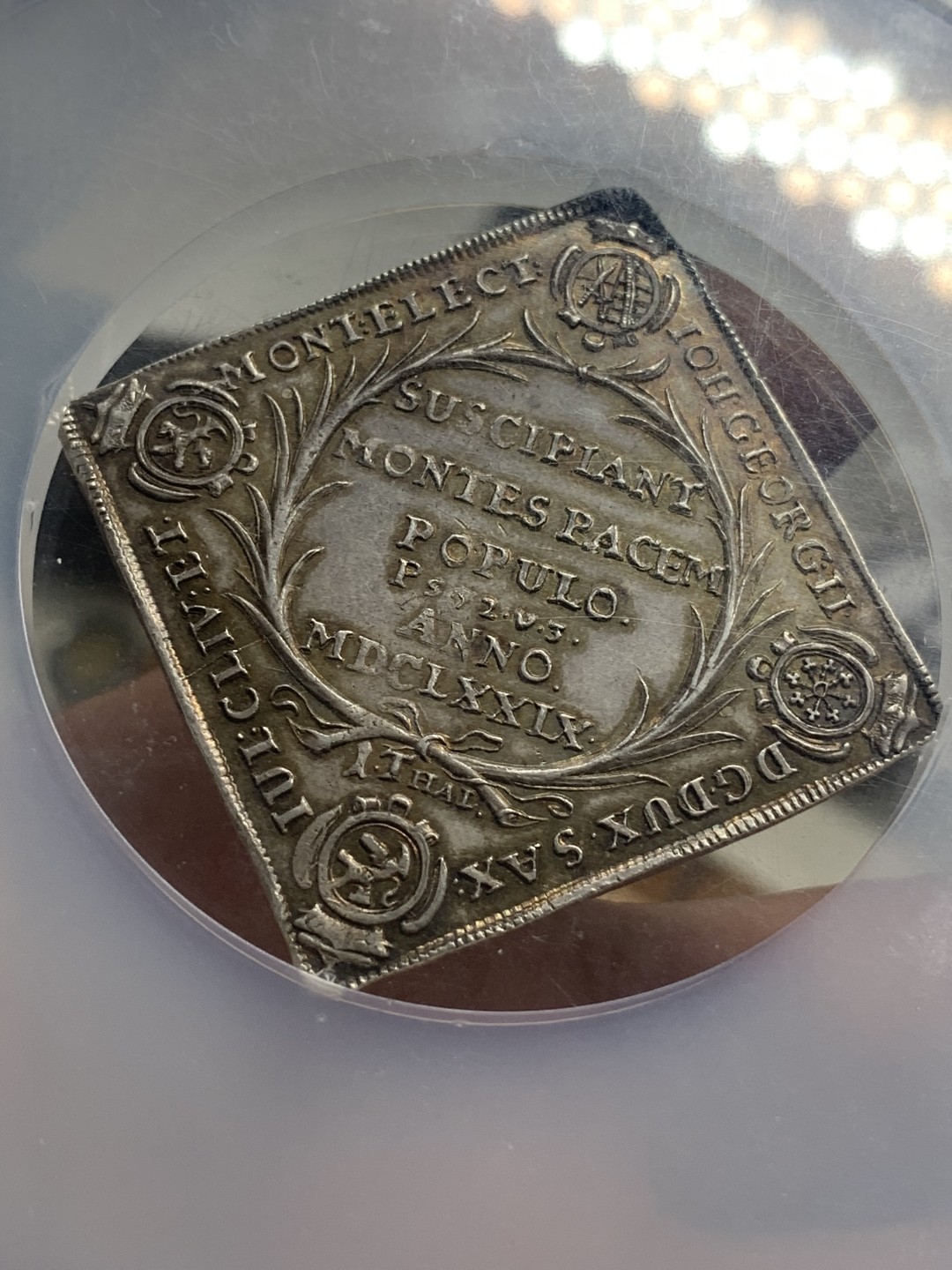 《竞宝斋》第76场-本周日，周一2场连拍（全场不限金额包邮） NGC MS62 1679年萨克森奈梅亨和平方型泰勒 纪念法荷战争结束奈梅亨条约缔结的泰勒，稀少品种，唯一冠军分