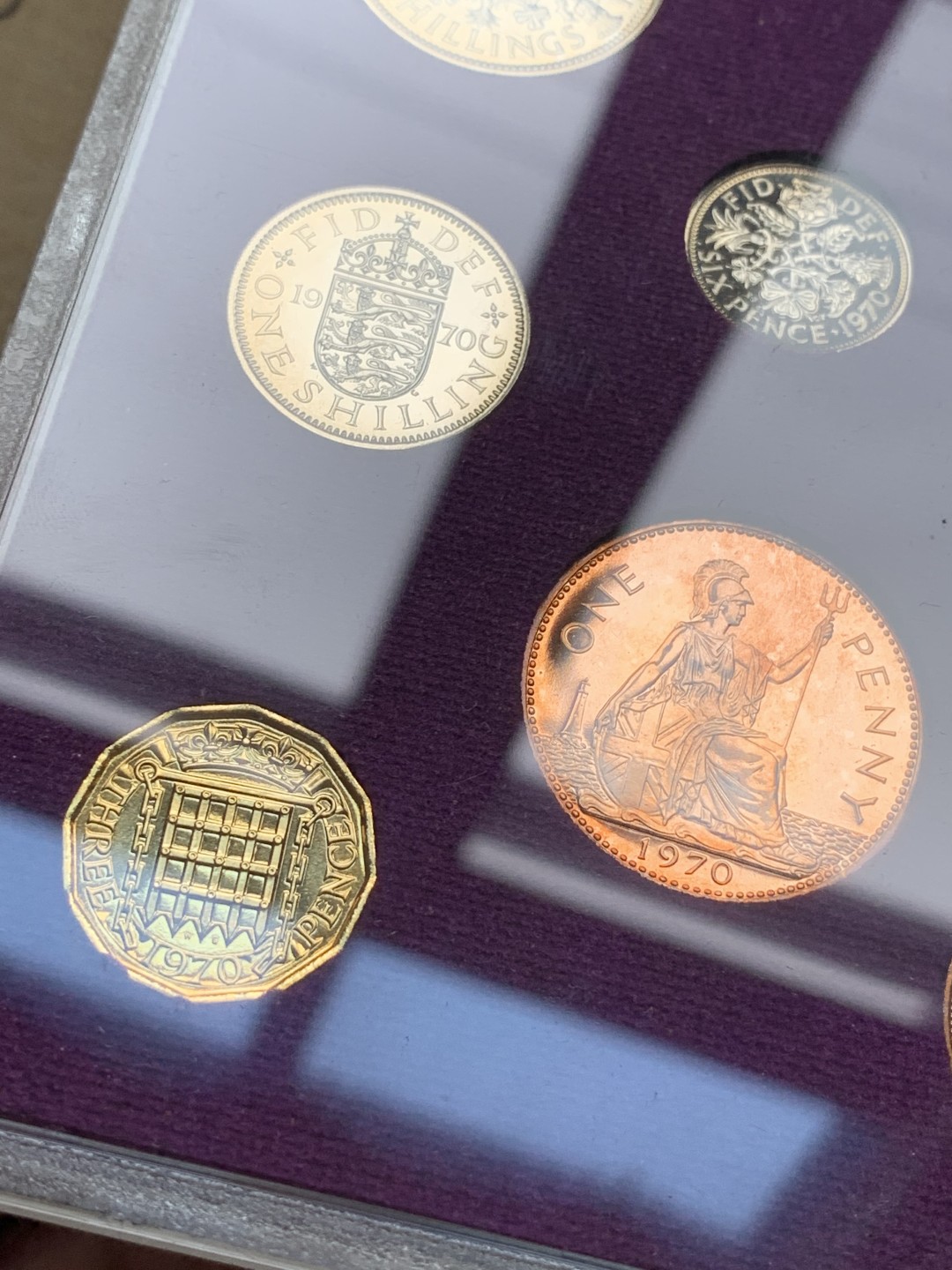 《竞宝斋》第76场-本周日，周一2场连拍（全场不限金额包邮） 英国1970年原封精制套币，女皇少女头像关门币，热门品种BU好品！