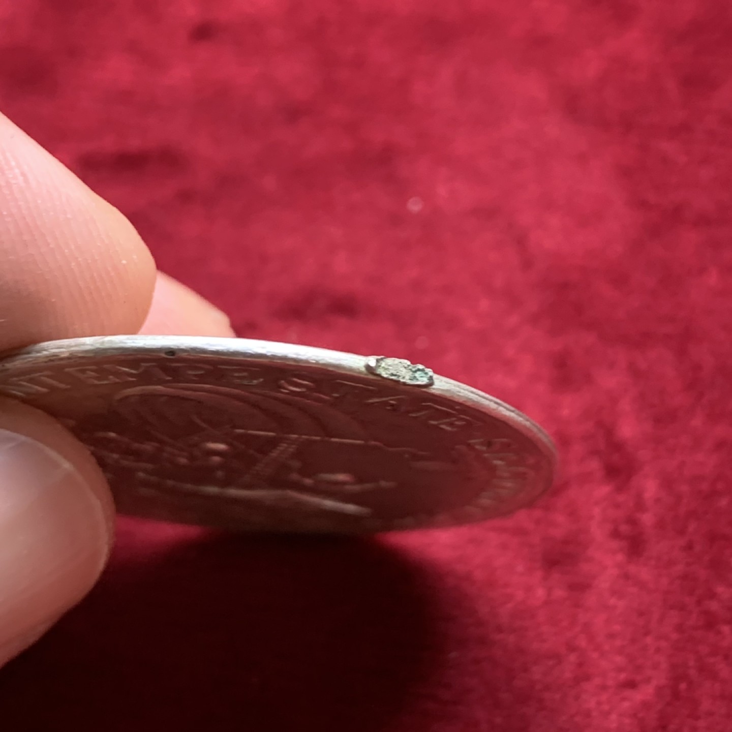 《竞宝斋》第76场-本周日，周一2场连拍（全场不限金额包邮） 屠龙 章 直径38.2mm 顶上有焊点 工艺不错  材质不明 细节见图