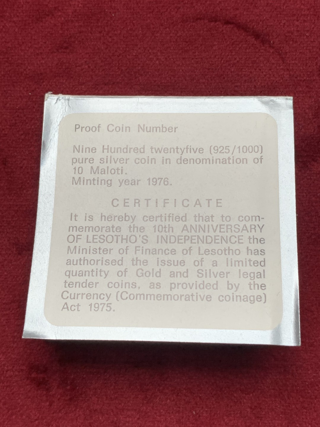 《竞宝斋》第76场-本周日，周一2场连拍（全场不限金额包邮） PROOF原包装证书莱索托1976年10马洛蒂纪念银币十周年独立纪念  发行量2100枚  25.08g   0.925