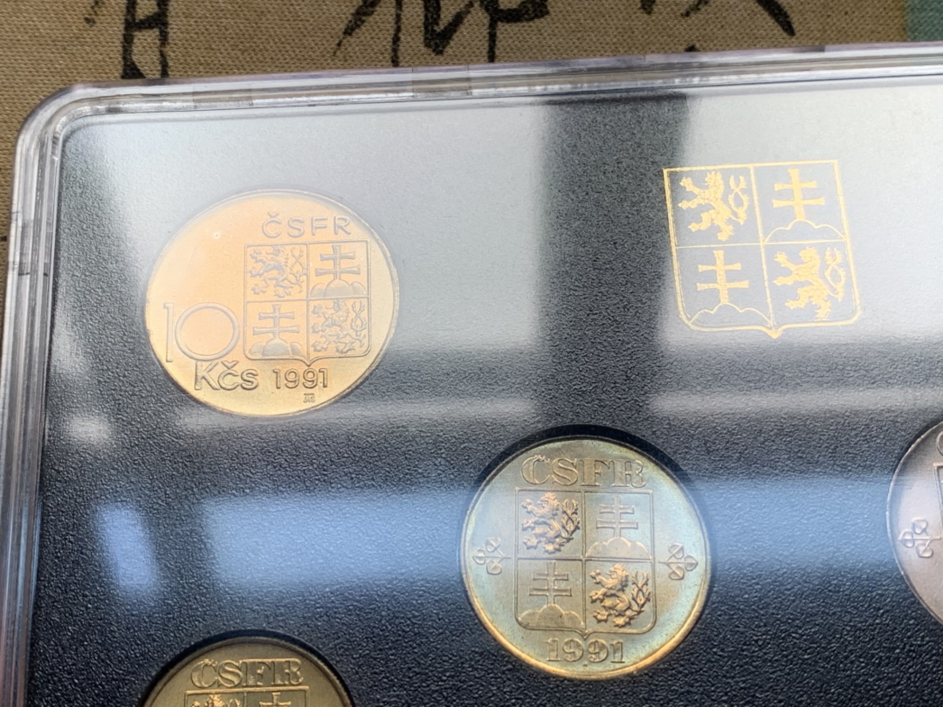 《竞宝斋》第76场-本周日，周一2场连拍（全场不限金额包邮） 捷克斯洛伐克1991年官方原封套币，1哈莱-10克朗，BU好品！