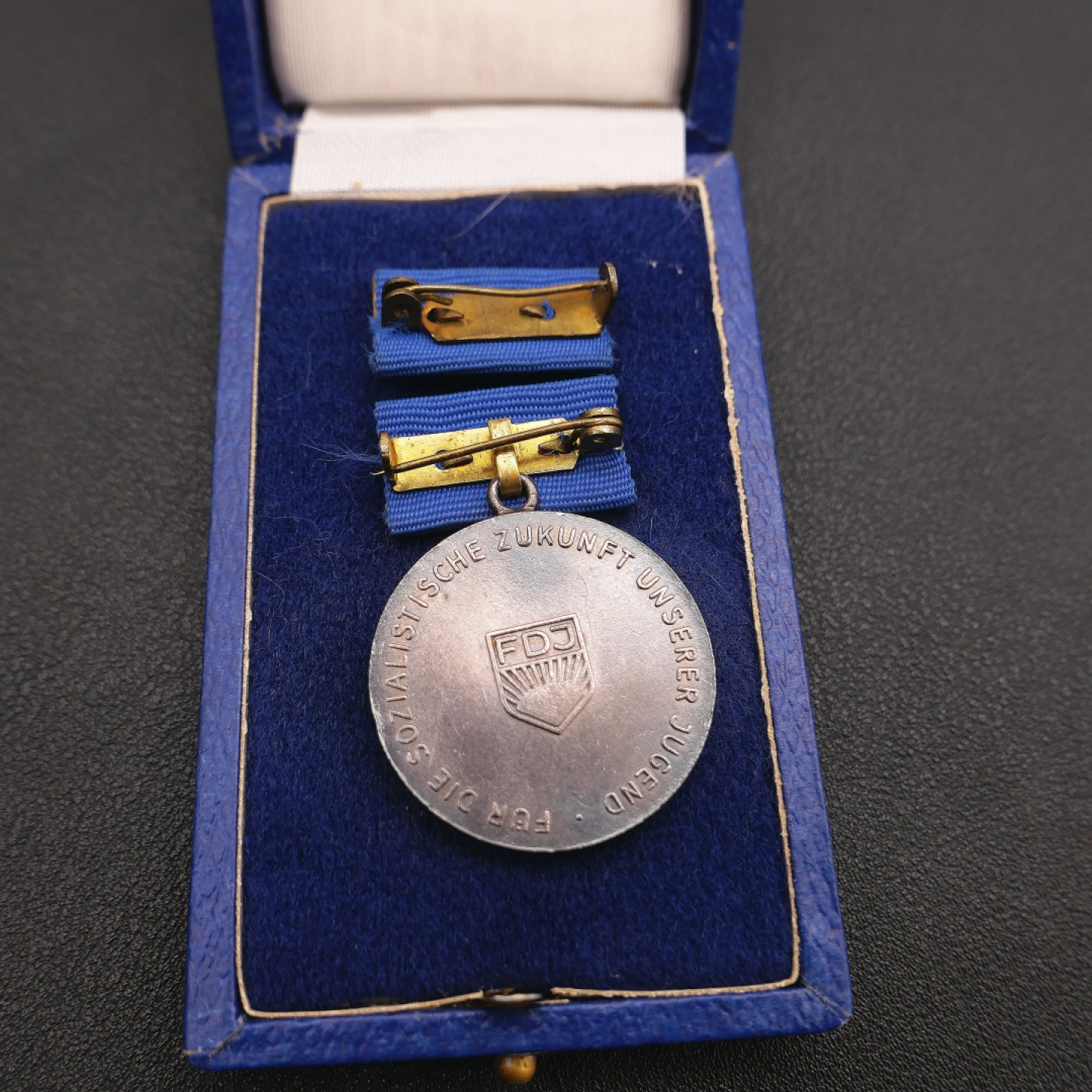 勋章奖章交易所7月23日拍卖 东德银级贝克尔奖章