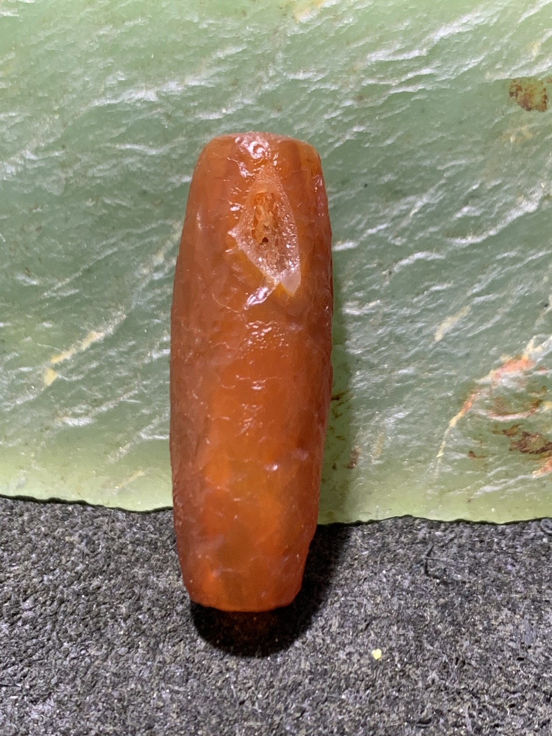 精美高玉化仿古风化纹玛瑙晶洞桶珠一颗 