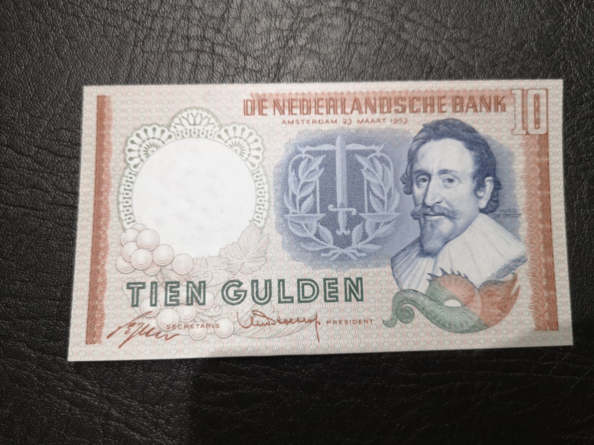 《外钞收藏家》第一百九十期 1953年荷兰10盾 全新UNC 