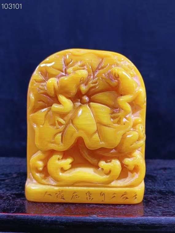 田黄石印章，纯手工雕刻，包浆厚重，刻刀力度深邃，用料上品，呈色稳定