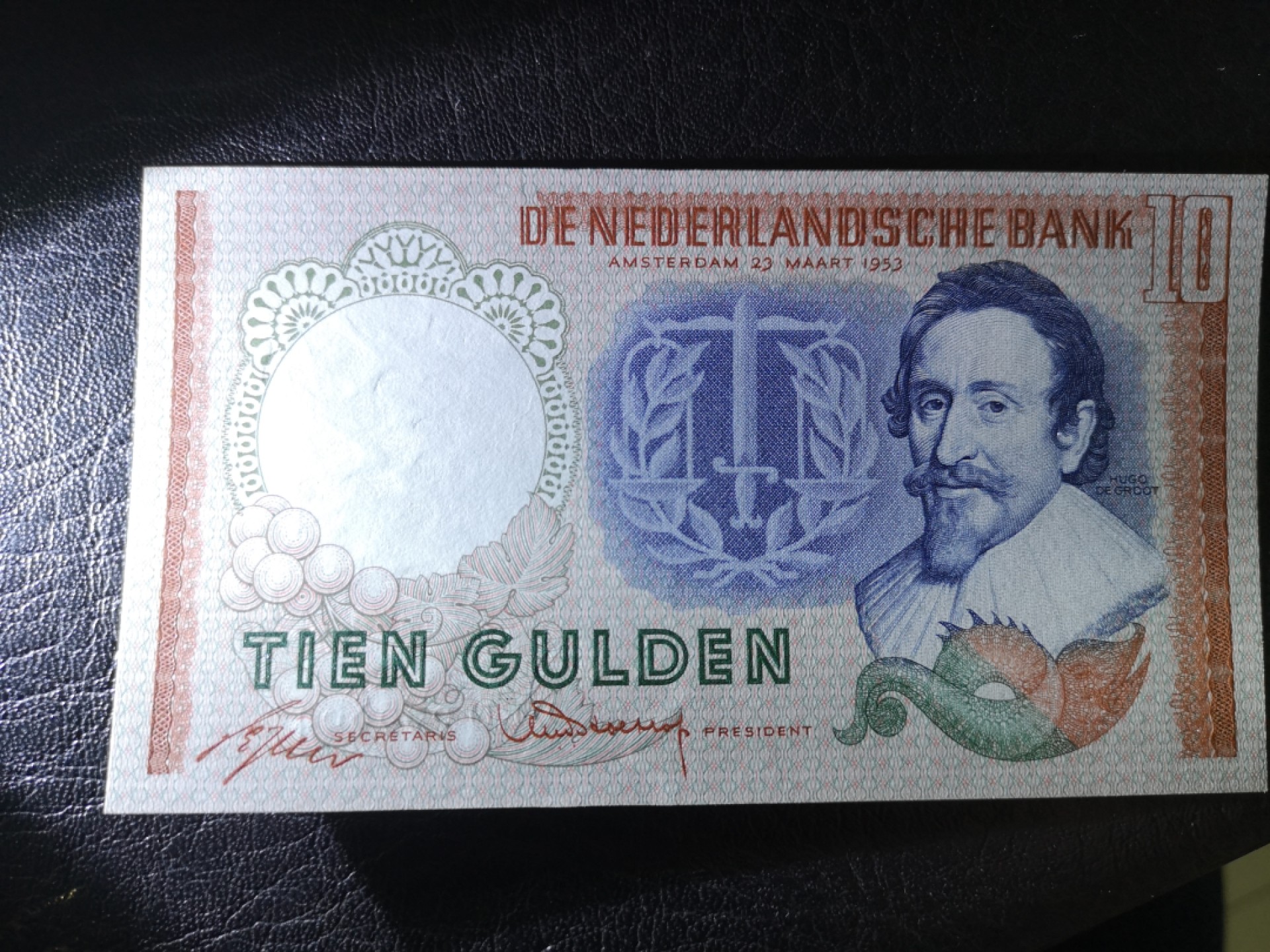 《外钞收藏家》第一百九十期 1953年荷兰10盾 全新UNC 