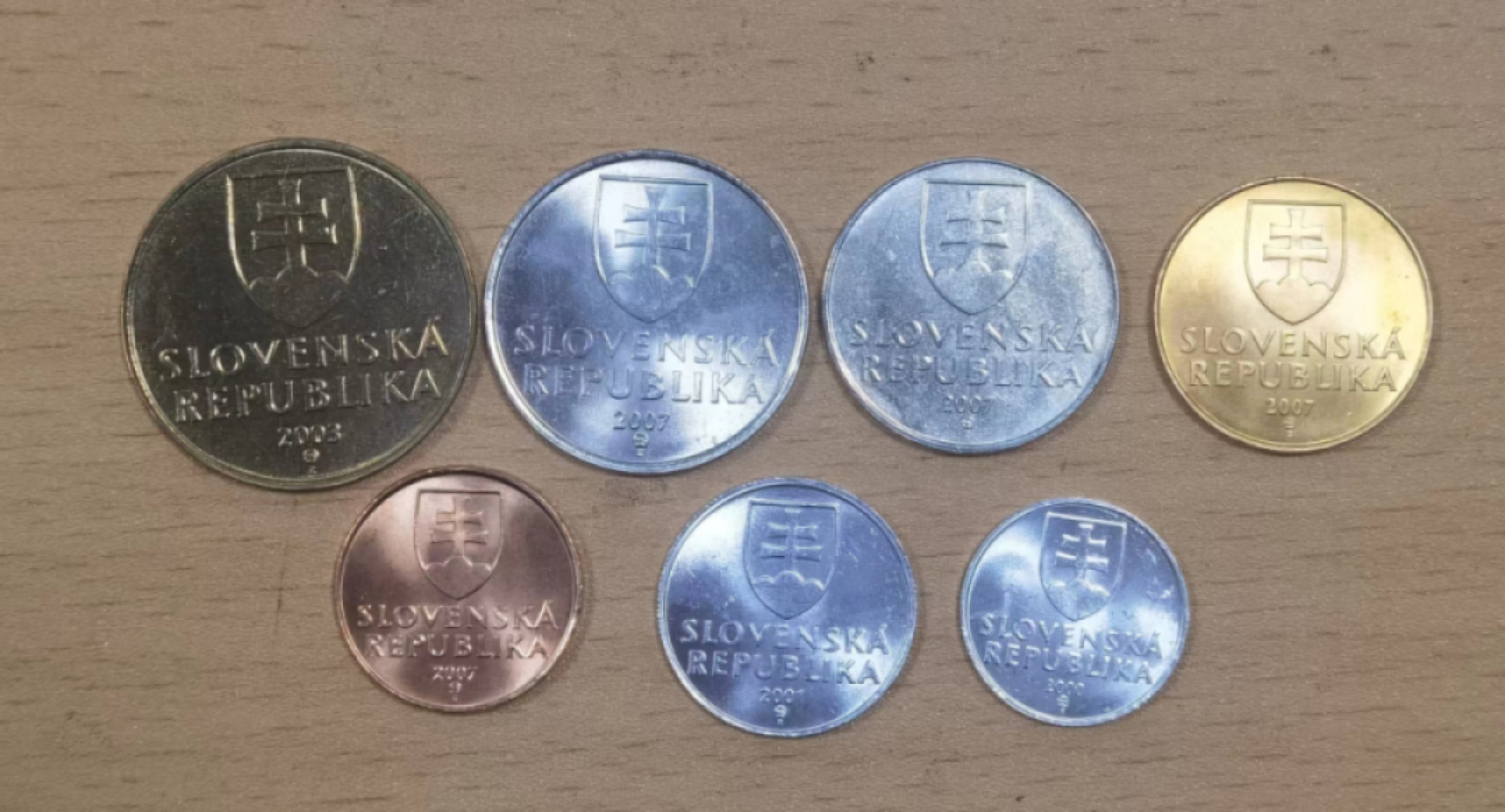 北京马甸外国钱币专卖微拍第八十一期，非贵金属流通币，纪念币专场，陆续上新，欢迎关注 斯洛伐克