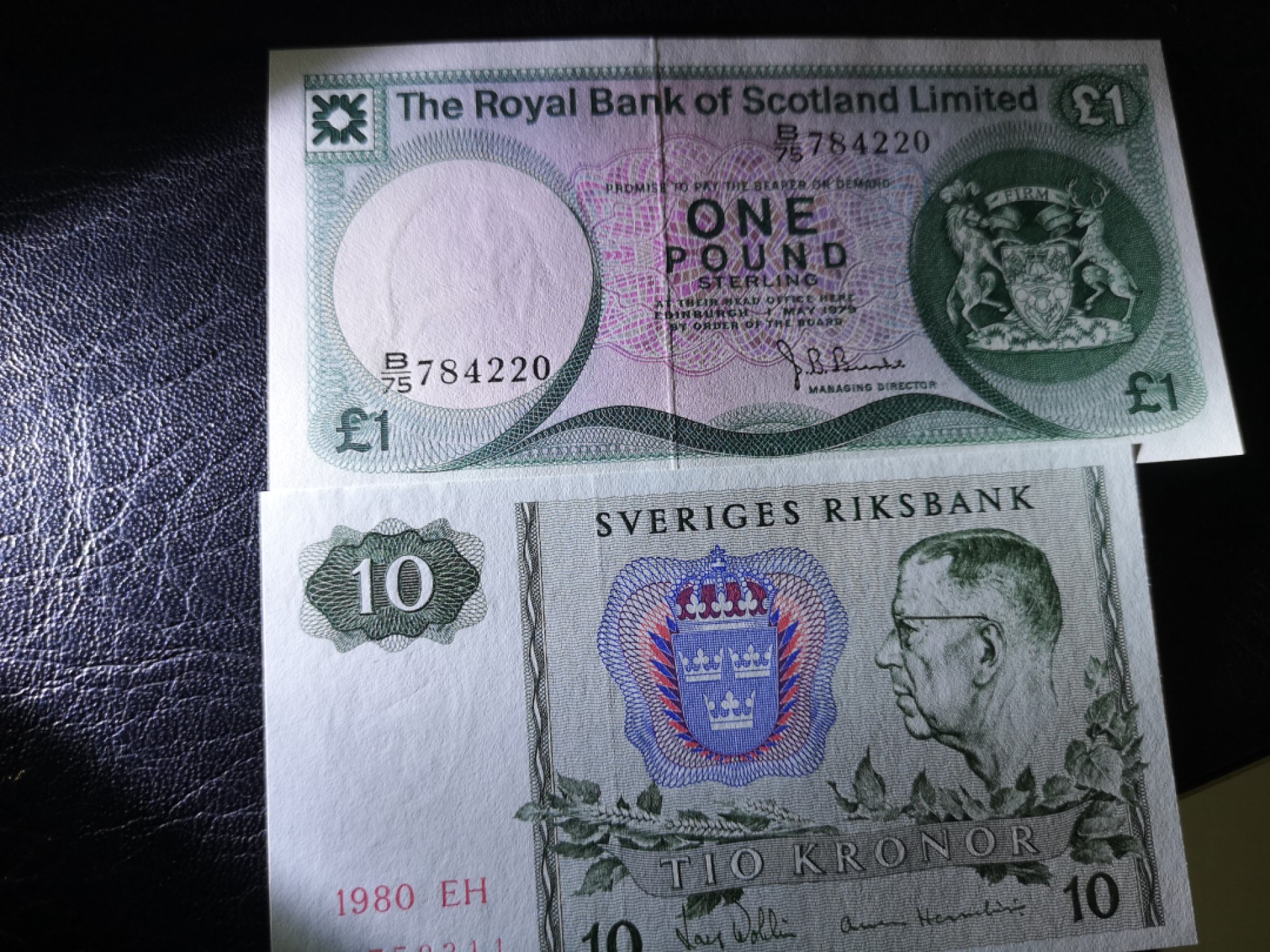 《外钞收藏家》第一百九十期 1979年苏格兰1镑+1980年瑞典10克朗 全新UNC