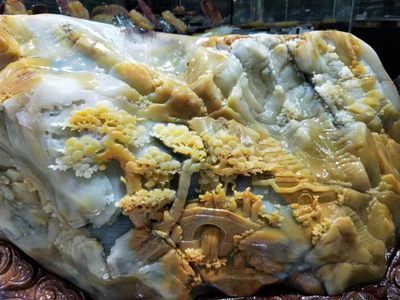 纯天然云南黄龙玉收藏级超大山水摆件《普天同庆》，眼缘聊