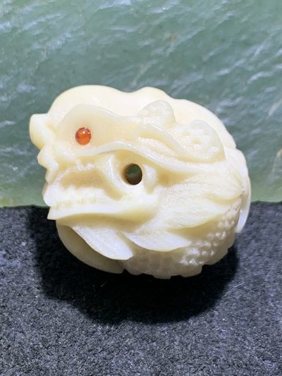 精美象呀果雕龙头一体佛头三通一个， - 精美象呀果雕龙头一体佛头三通一个，