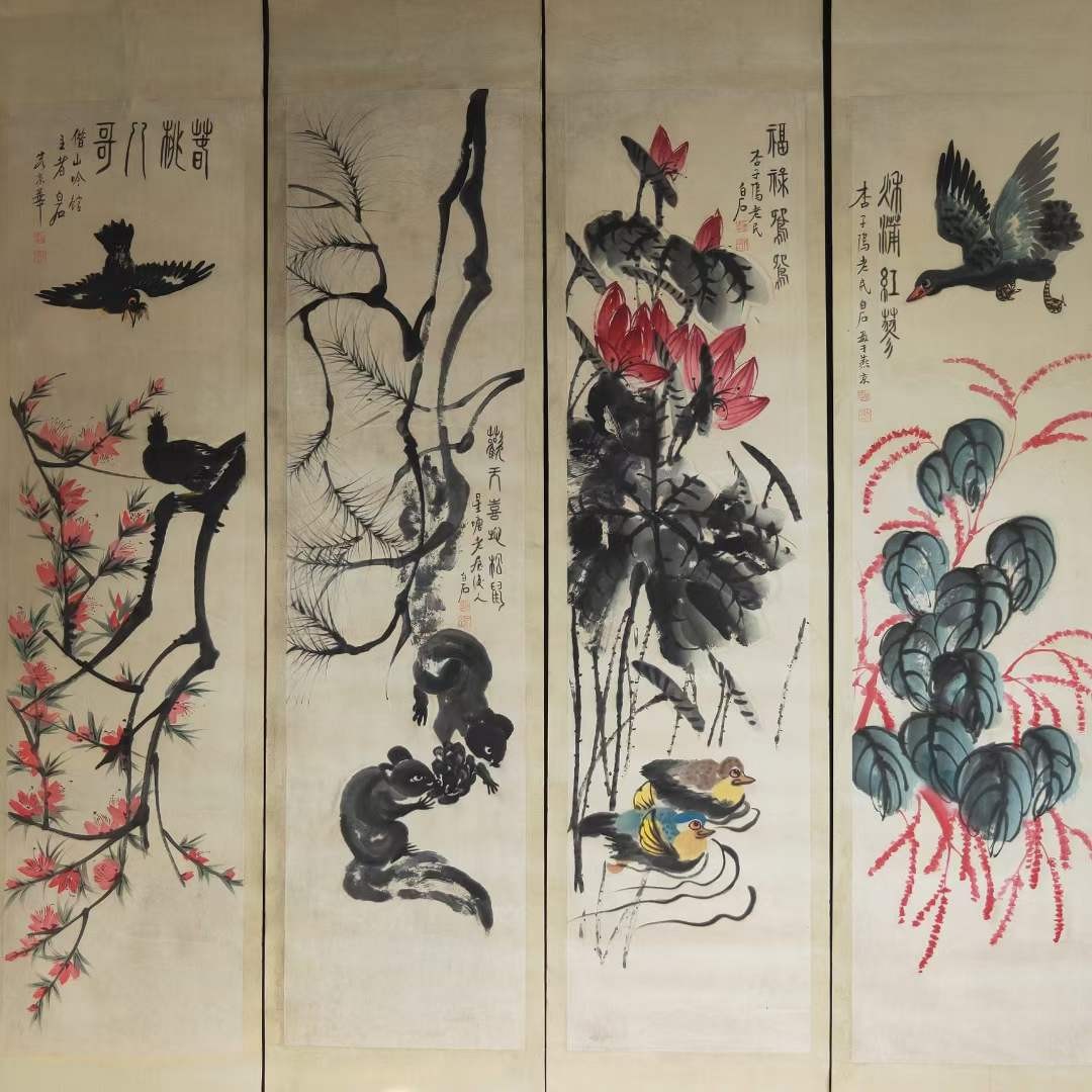 齐白石花鸟四条筏⼀紀一套，纸本立轴包手绘，画工精湛，实物拍摄，品相如图M13