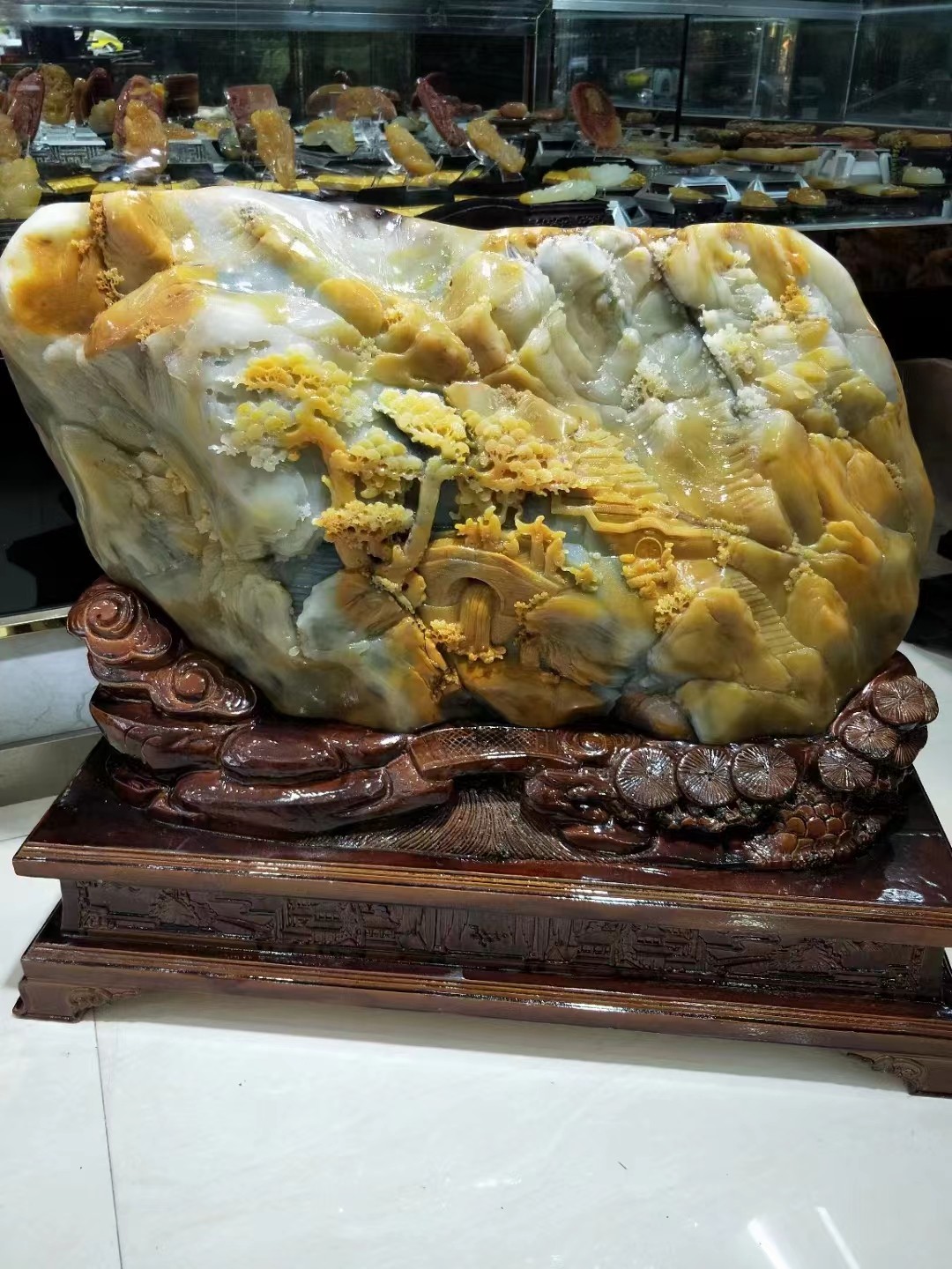 纯天然云南黄龙玉收藏级超大山水摆件《普天同庆》，眼缘聊