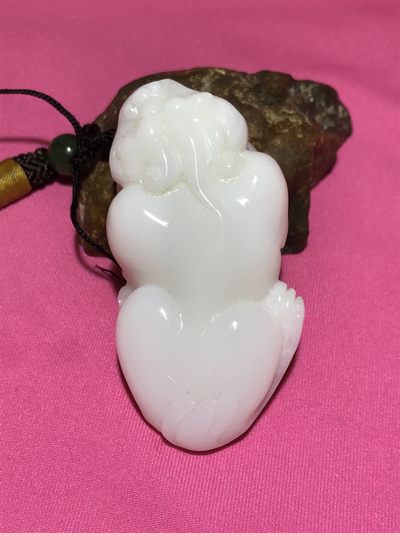 高玉化贝化玉雕刻貔貅把件一个， - 高玉化贝化玉雕刻貔貅把件一个，