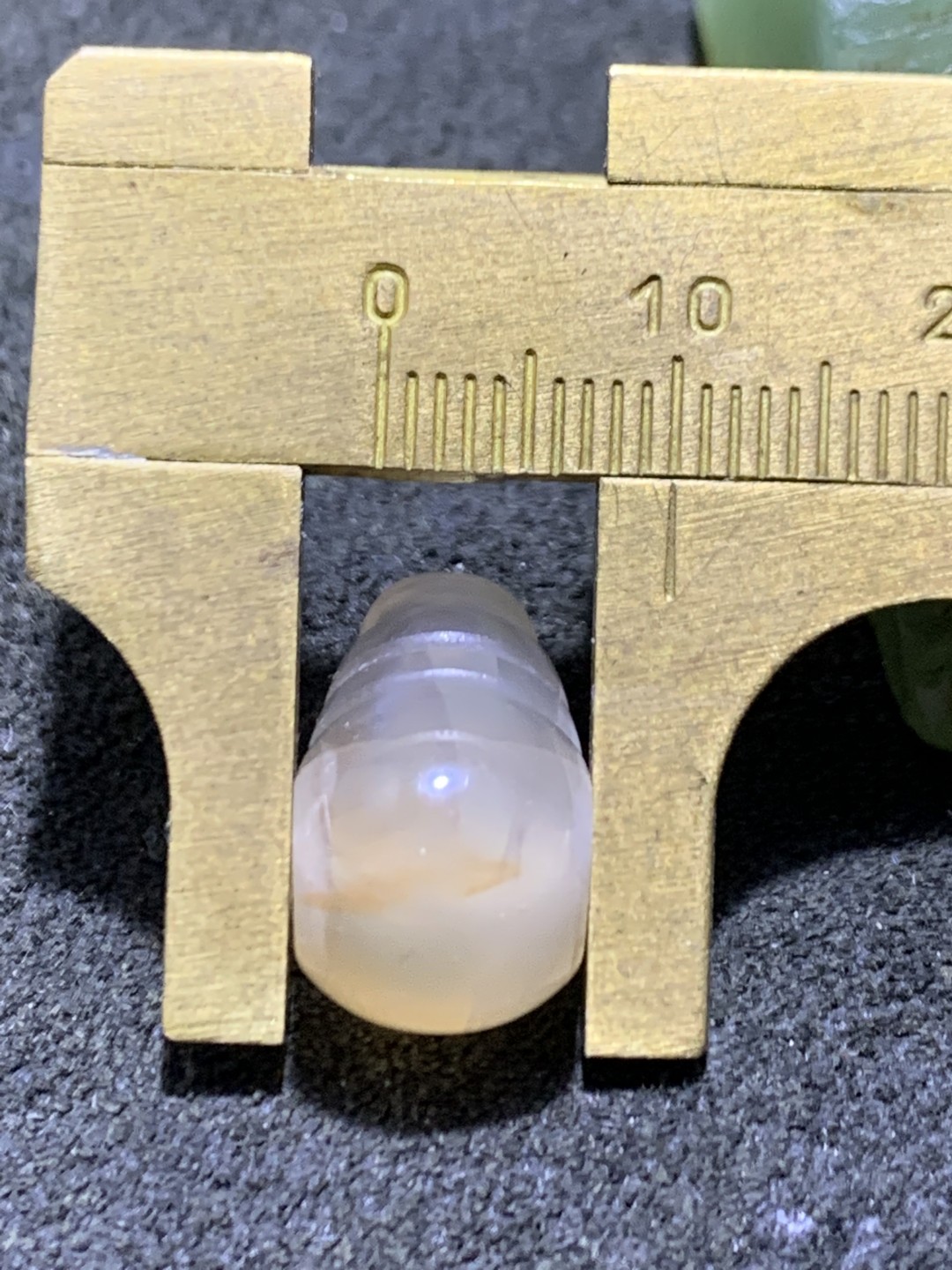 川料南红玛瑙荔枝冻通货一体佛头三通一个，