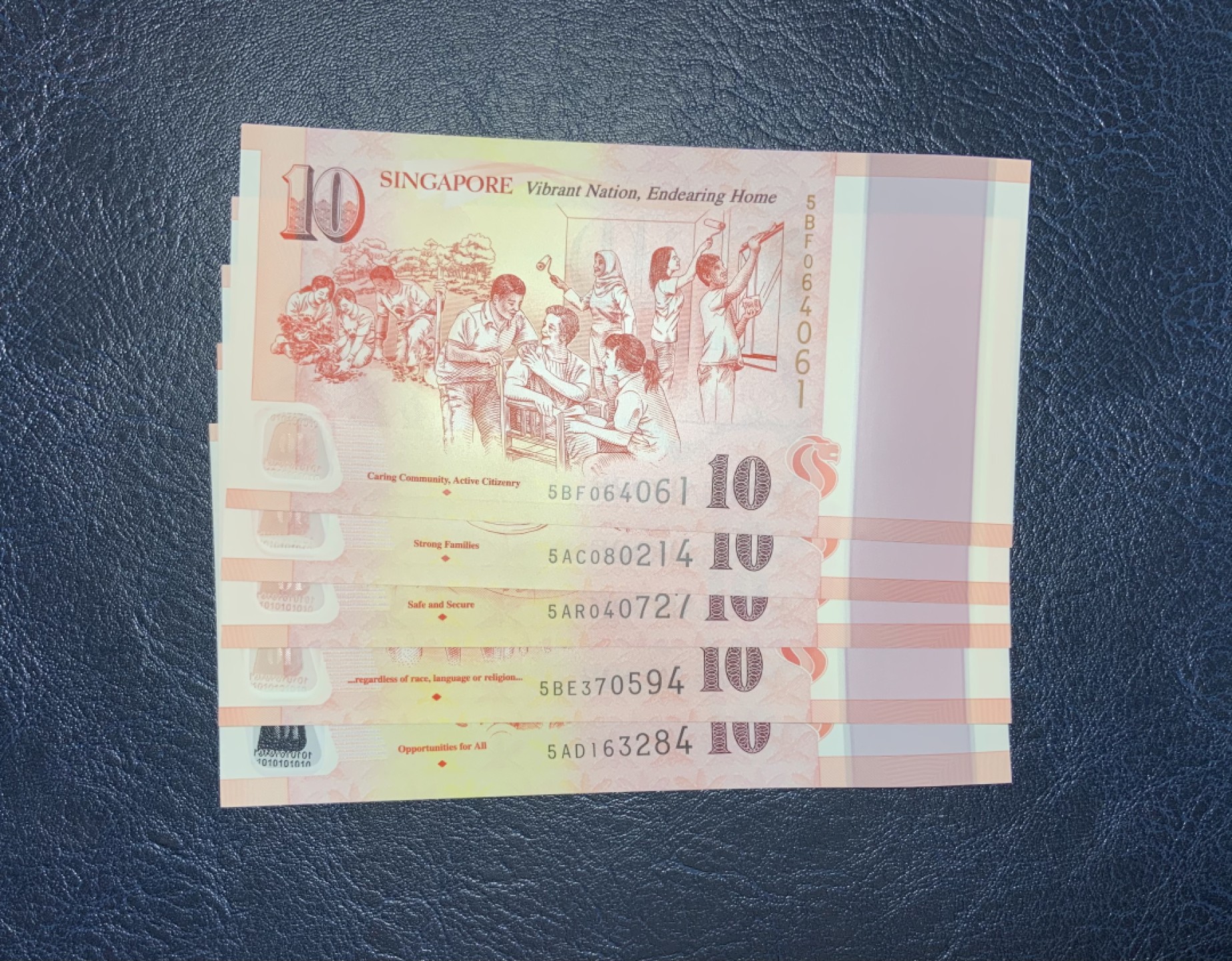 收藏联盟Quantum Auction 第179期拍卖 新加坡2015年10元5枚 全新UNC 不同冠号 塑料币