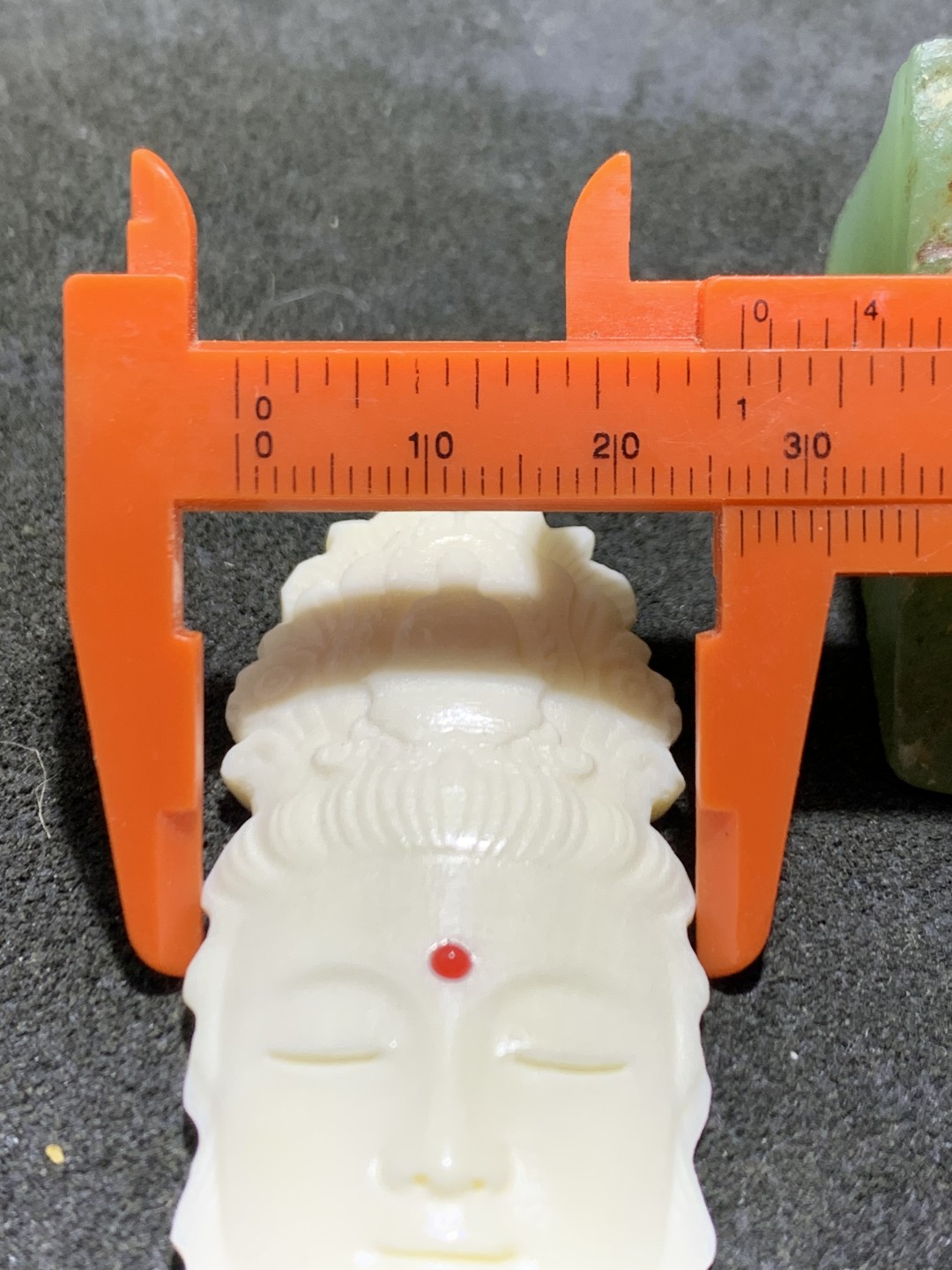 精美天然驼骨雕刻观音菩萨牌子一个，